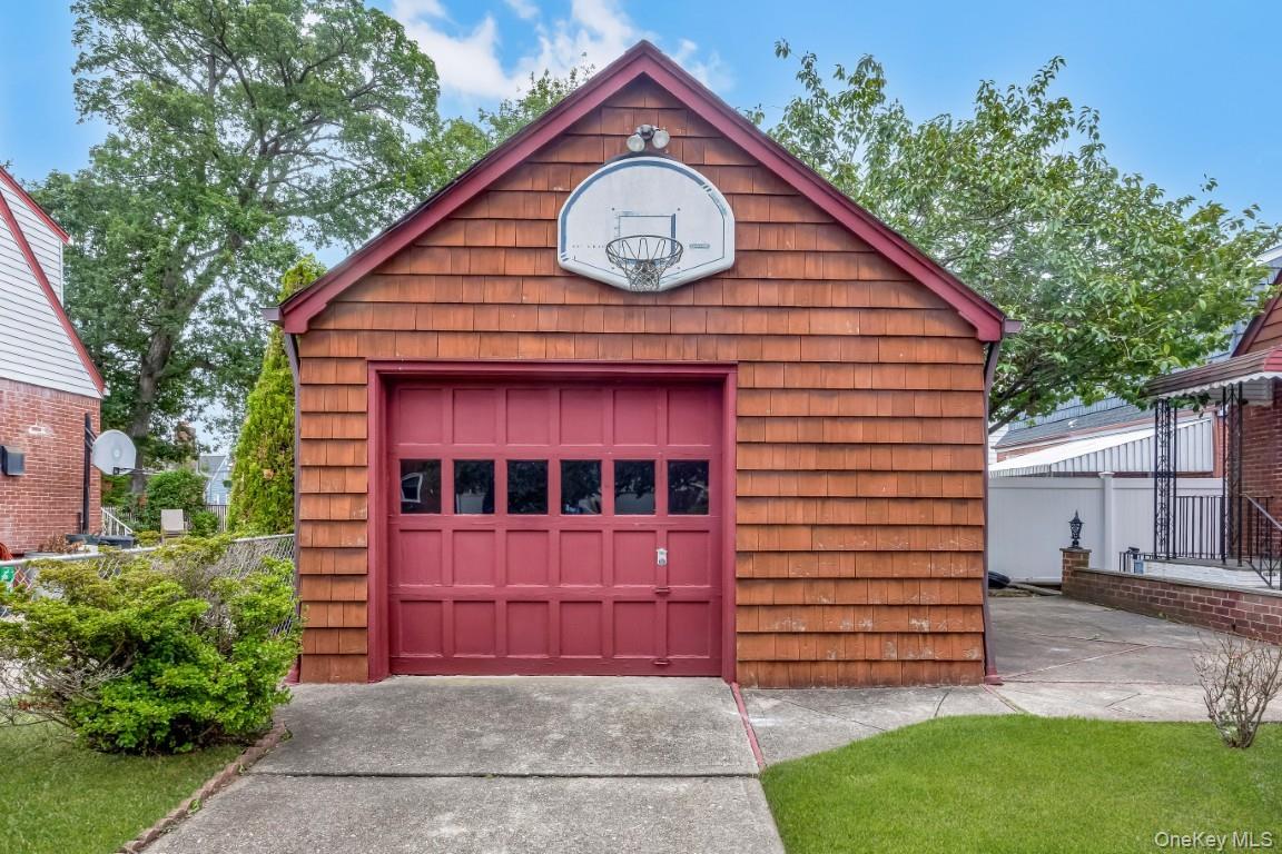 853 Arthur Street, West Hempstead, NY 11552