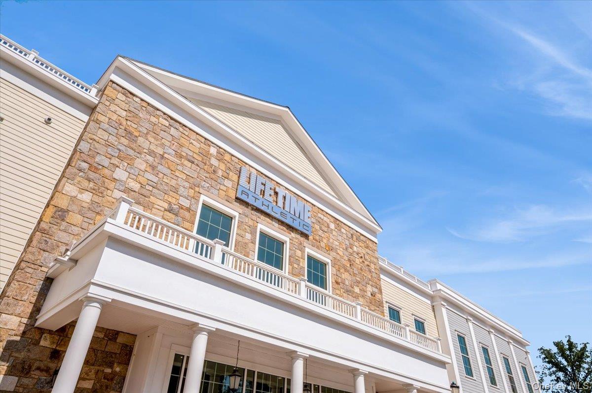 20 Wallace Way, Chappaqua, NY 10514