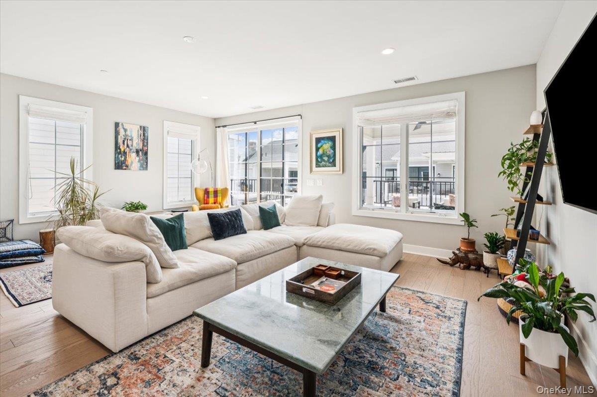 20 Wallace Way, Chappaqua, NY 10514