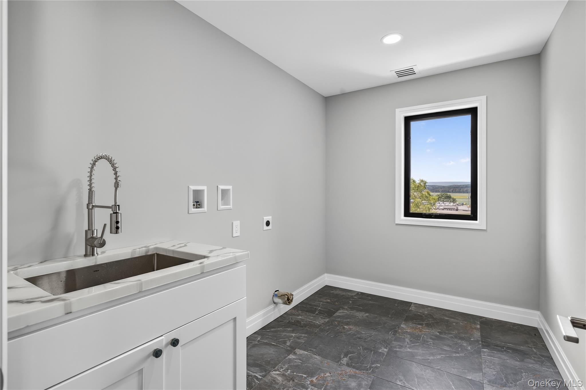 1 Warwick Isle Boulevard, Pine Island, NY 10969