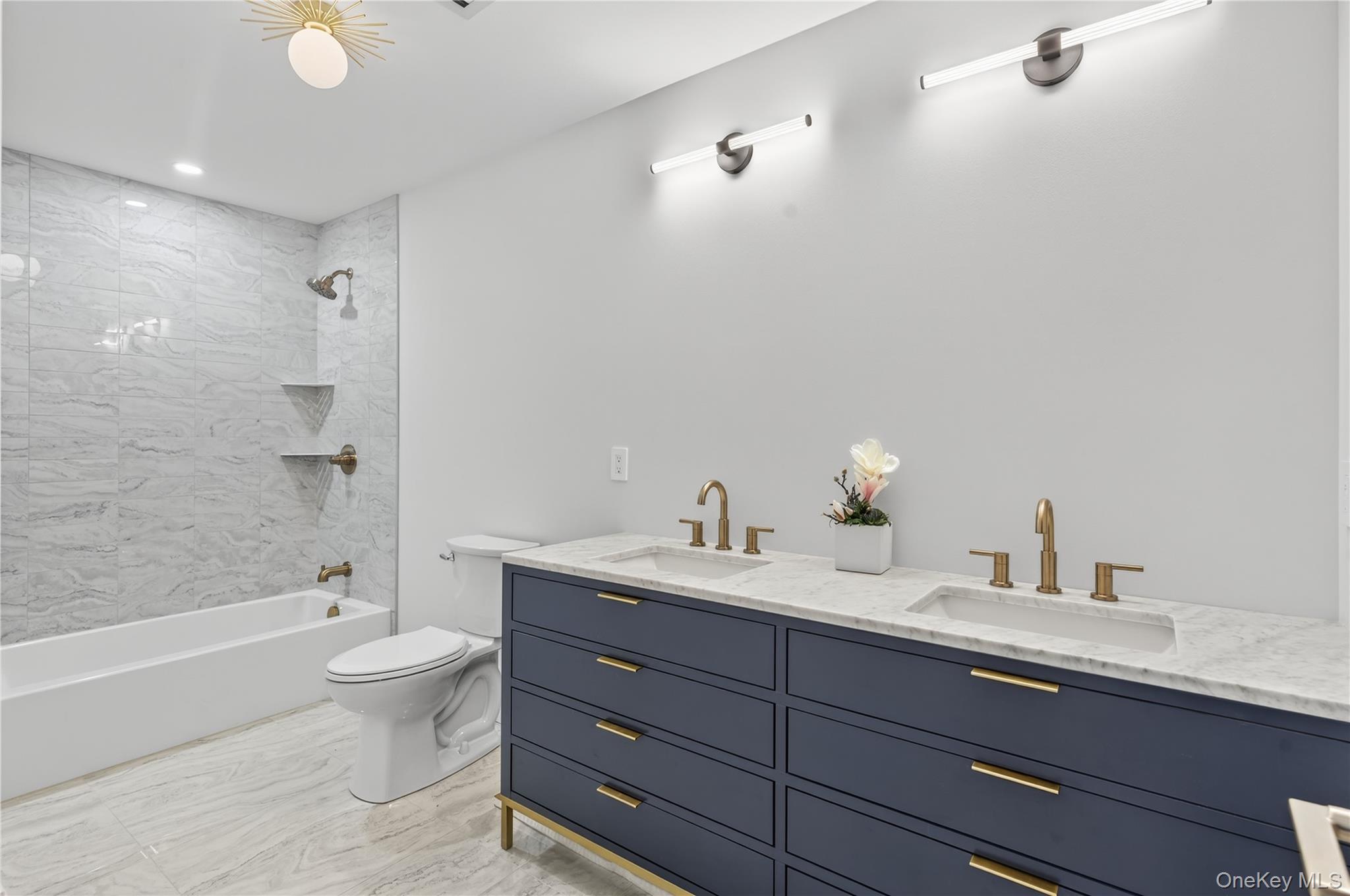 1 Warwick Isle Boulevard, Pine Island, NY 10969