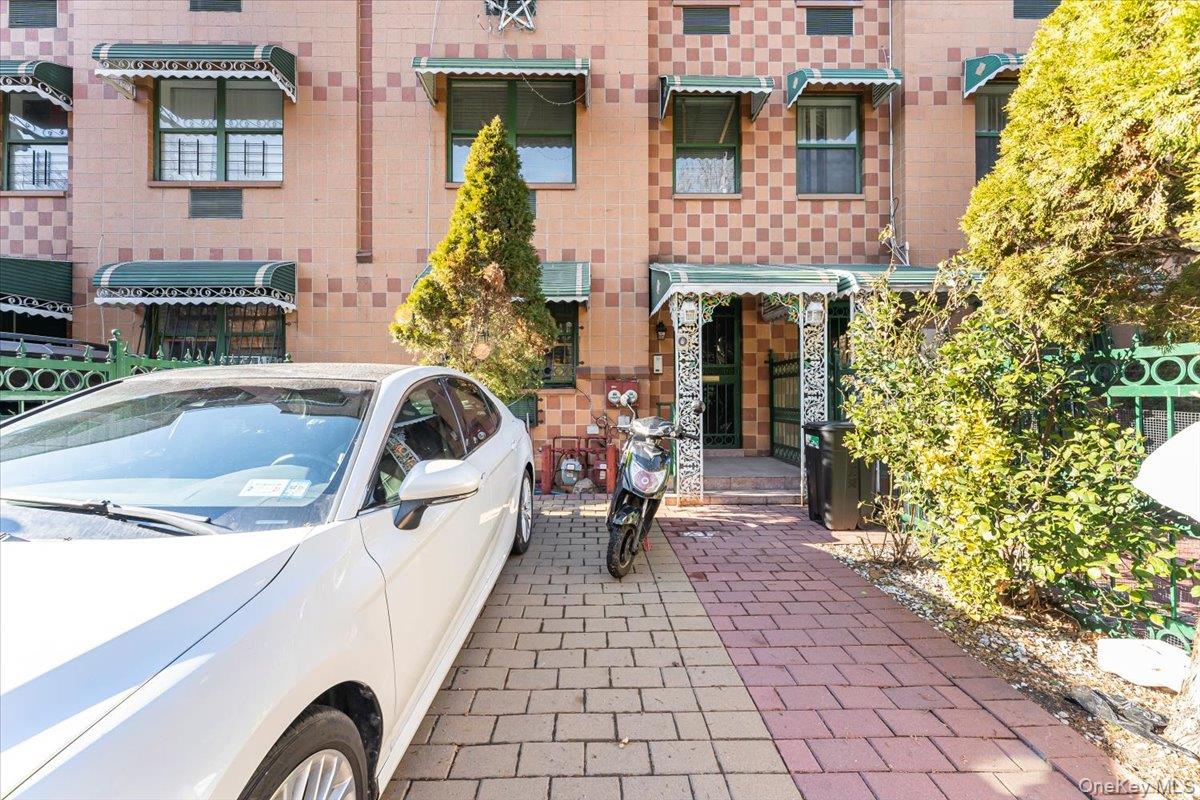 1475 Crotona Place, Bronx, NY 10456