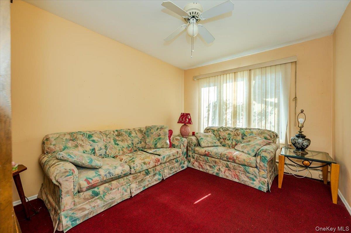 10 Meadow Road, Inwood, NY 11096