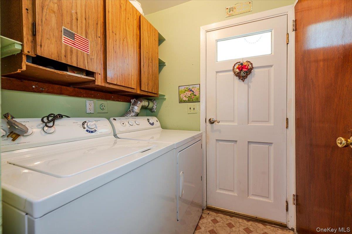 10 Meadow Road, Inwood, NY 11096