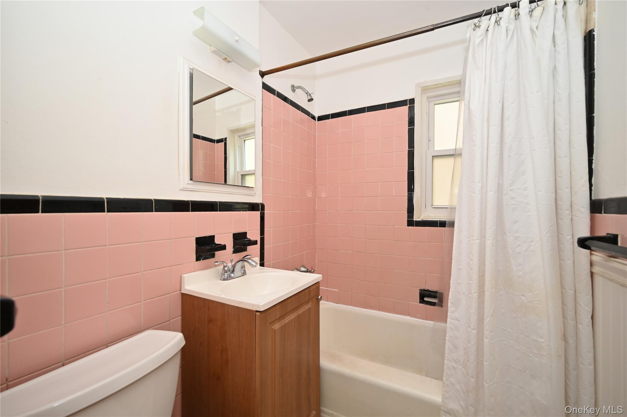 16471 Underhill Avenue, Flushing, NY 11365