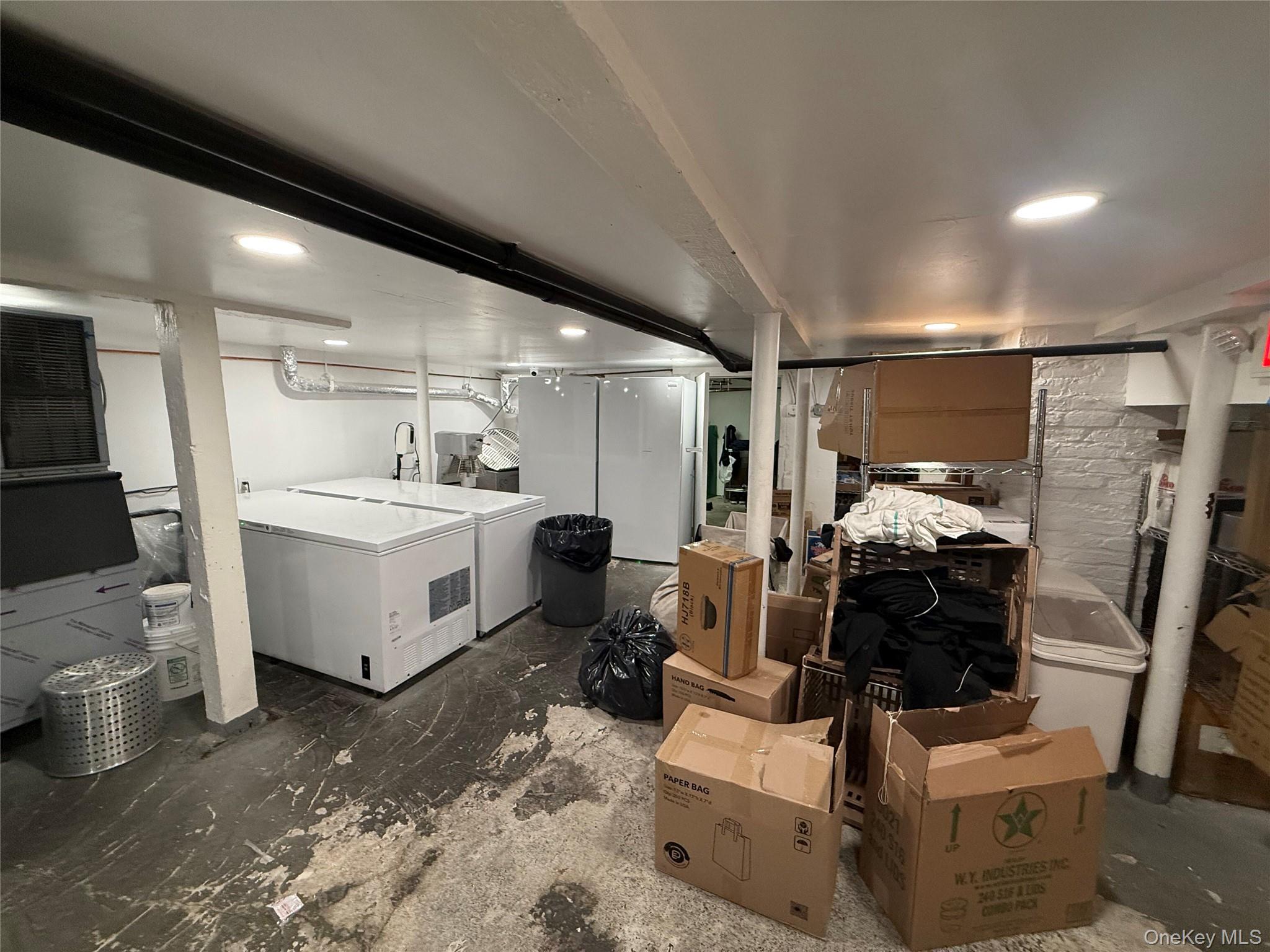 - 3rd Avenue, New York (Manhattan), NY 10028