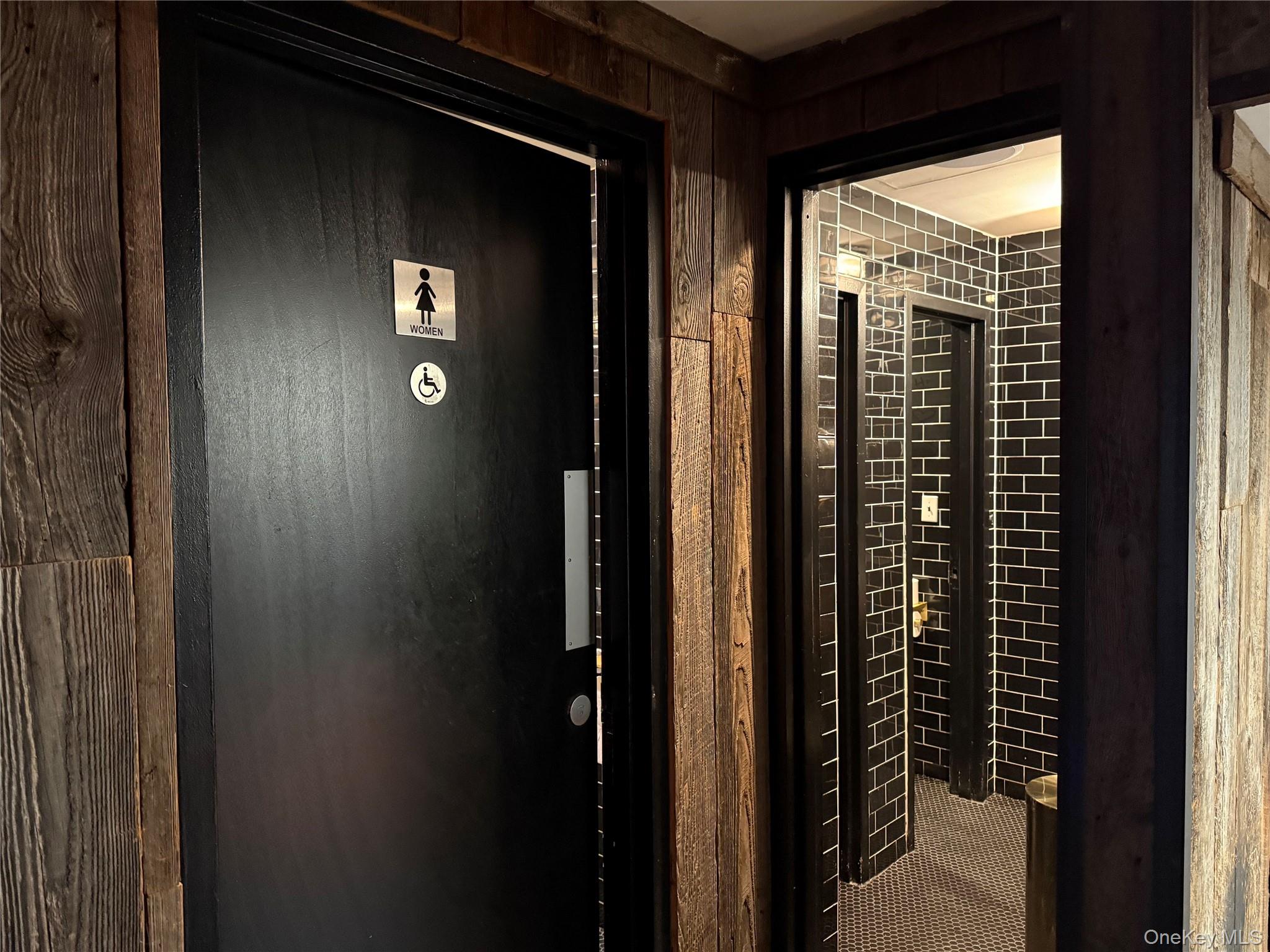 - 3rd Avenue, New York (Manhattan), NY 10028