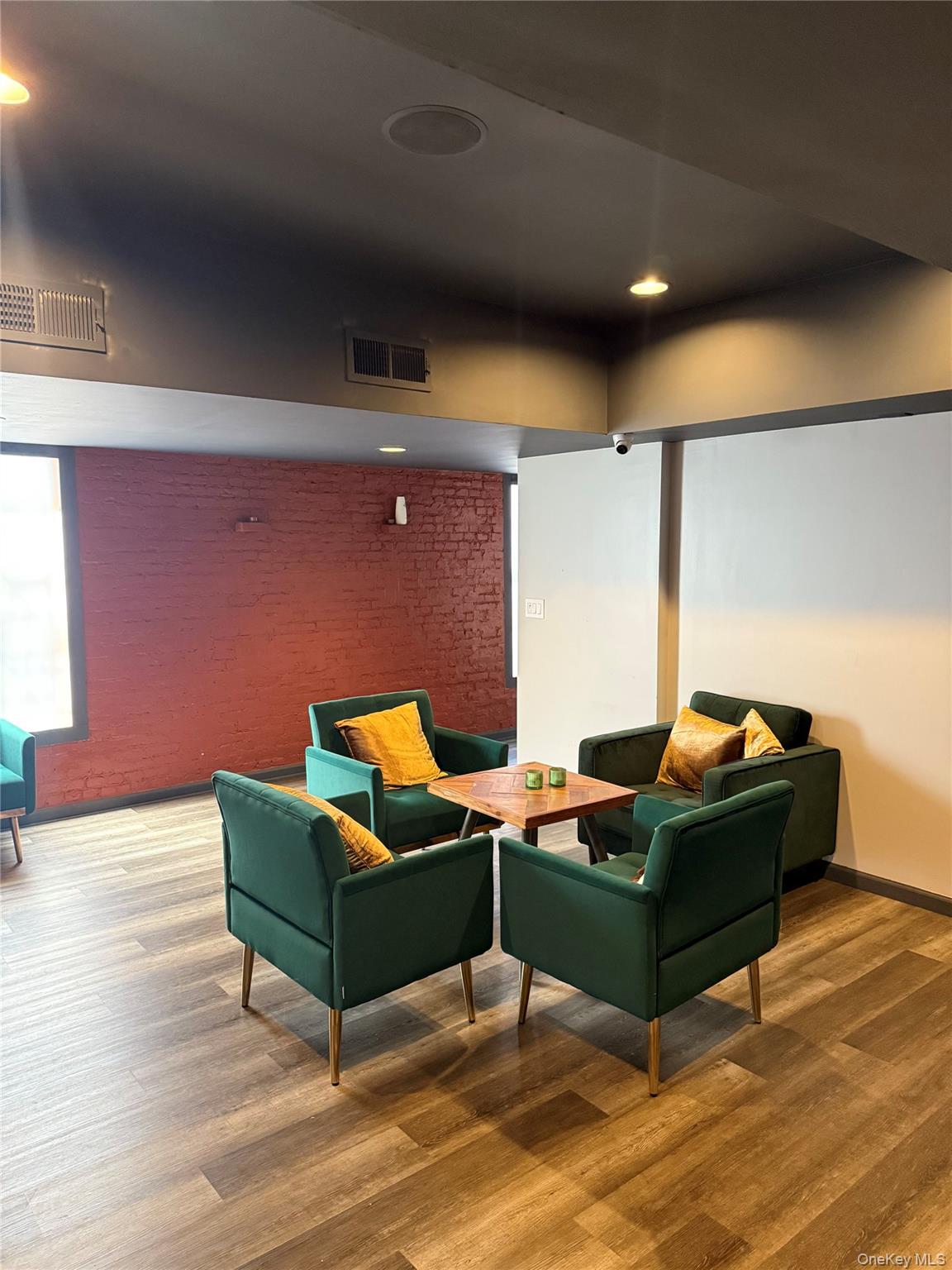 - 3rd Avenue, New York (Manhattan), NY 10028