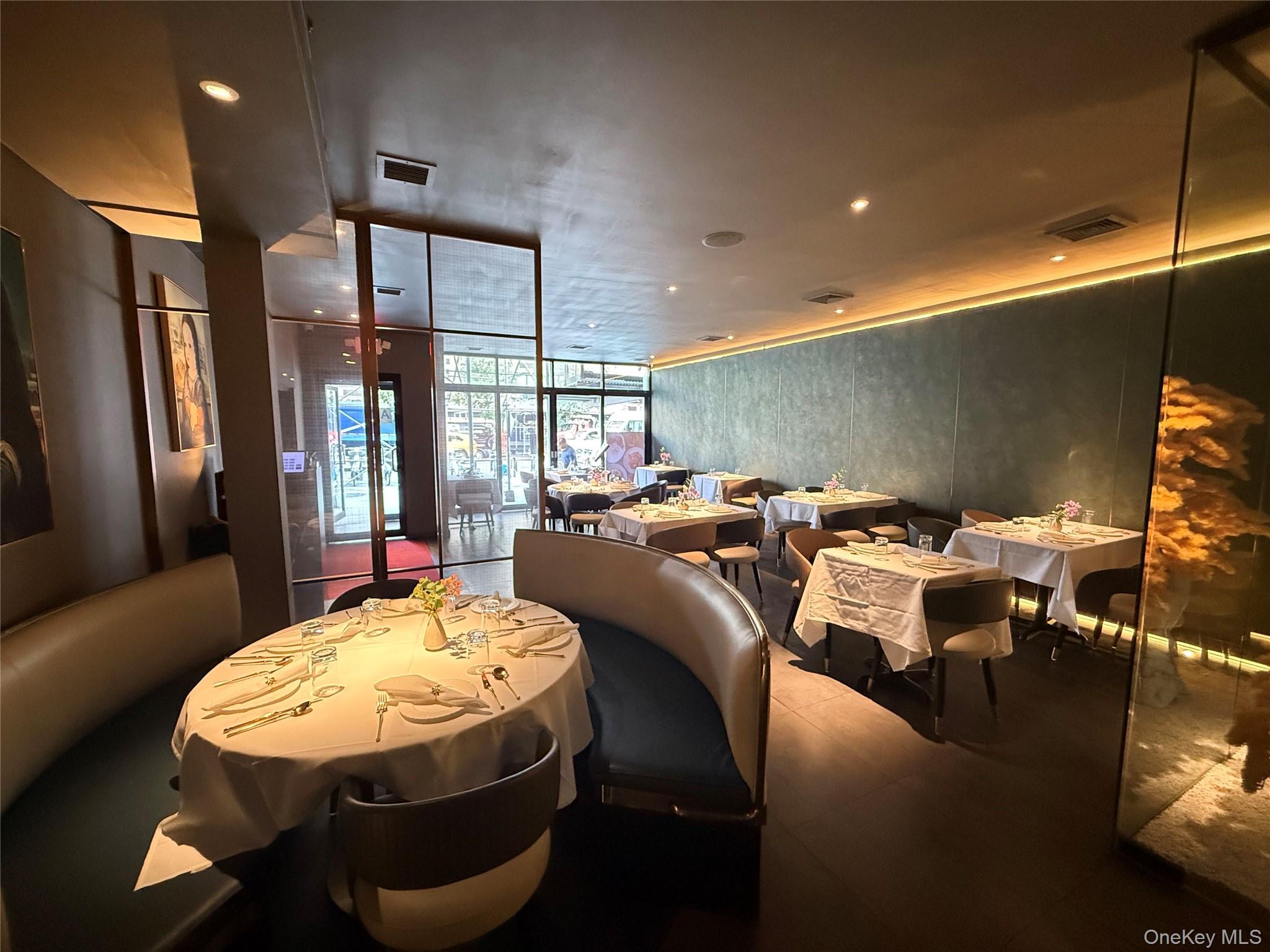 - 3rd Avenue, New York (Manhattan), NY 10028