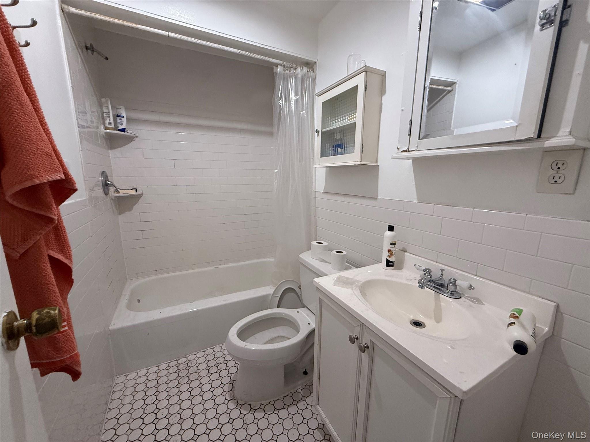 - 3rd Avenue, New York (Manhattan), NY 10028