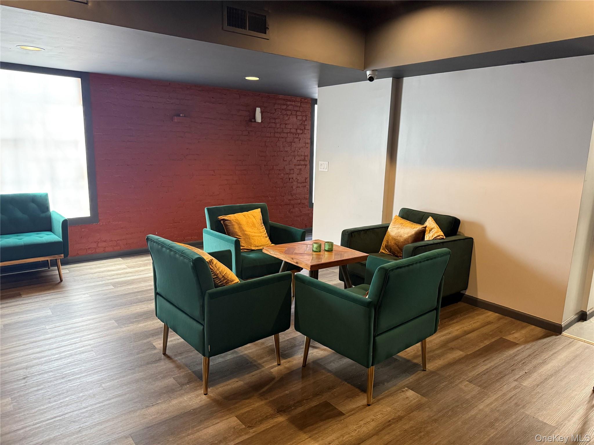 - 3rd Avenue, New York (Manhattan), NY 10028