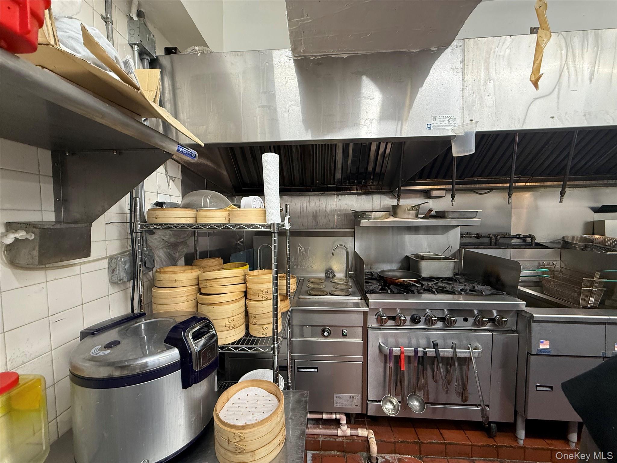 - 3rd Avenue, New York (Manhattan), NY 10028