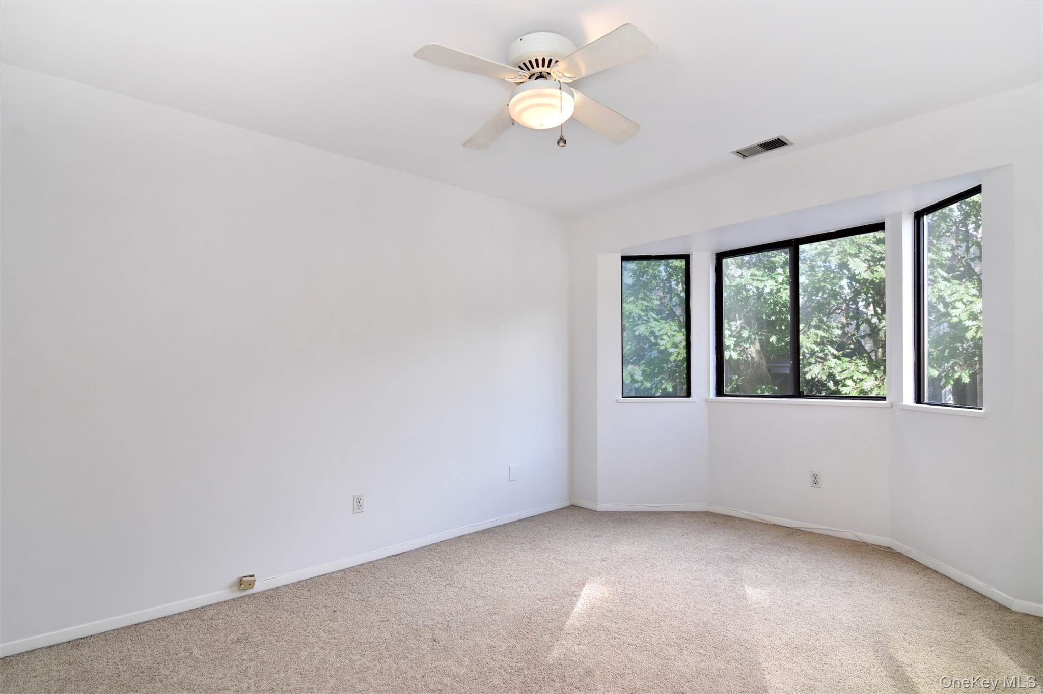 31 Westwood Close, Irvington, NY 10533