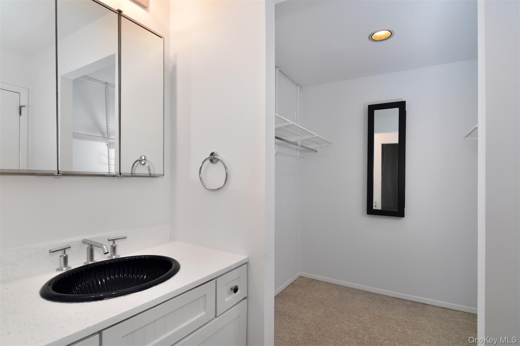 31 Westwood Close, Irvington, NY 10533