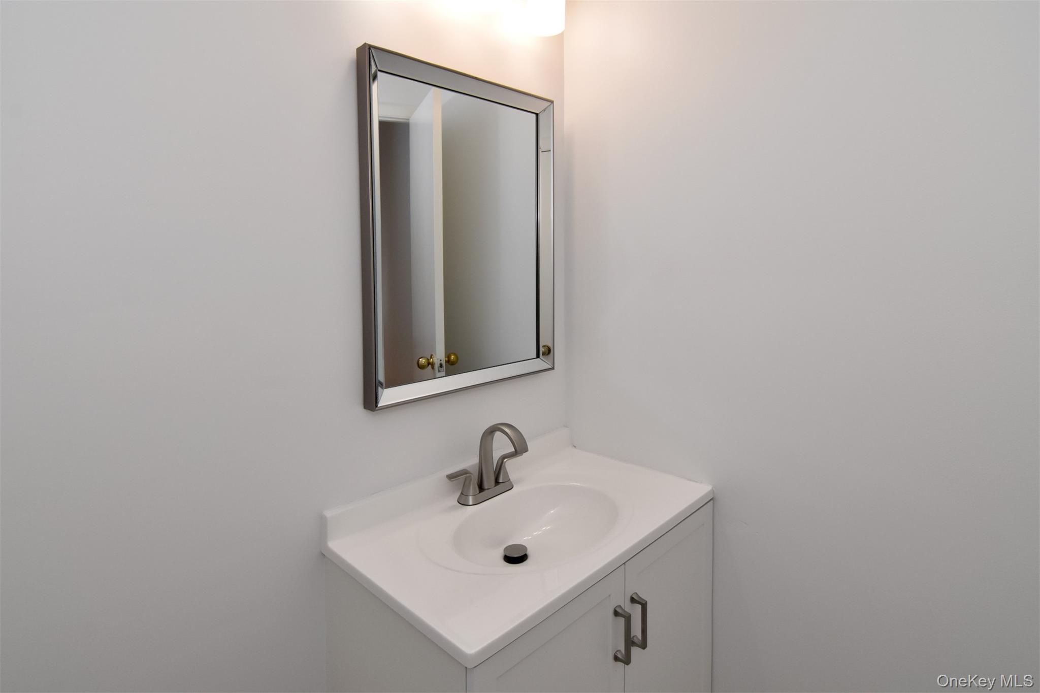 31 Westwood Close, Irvington, NY 10533