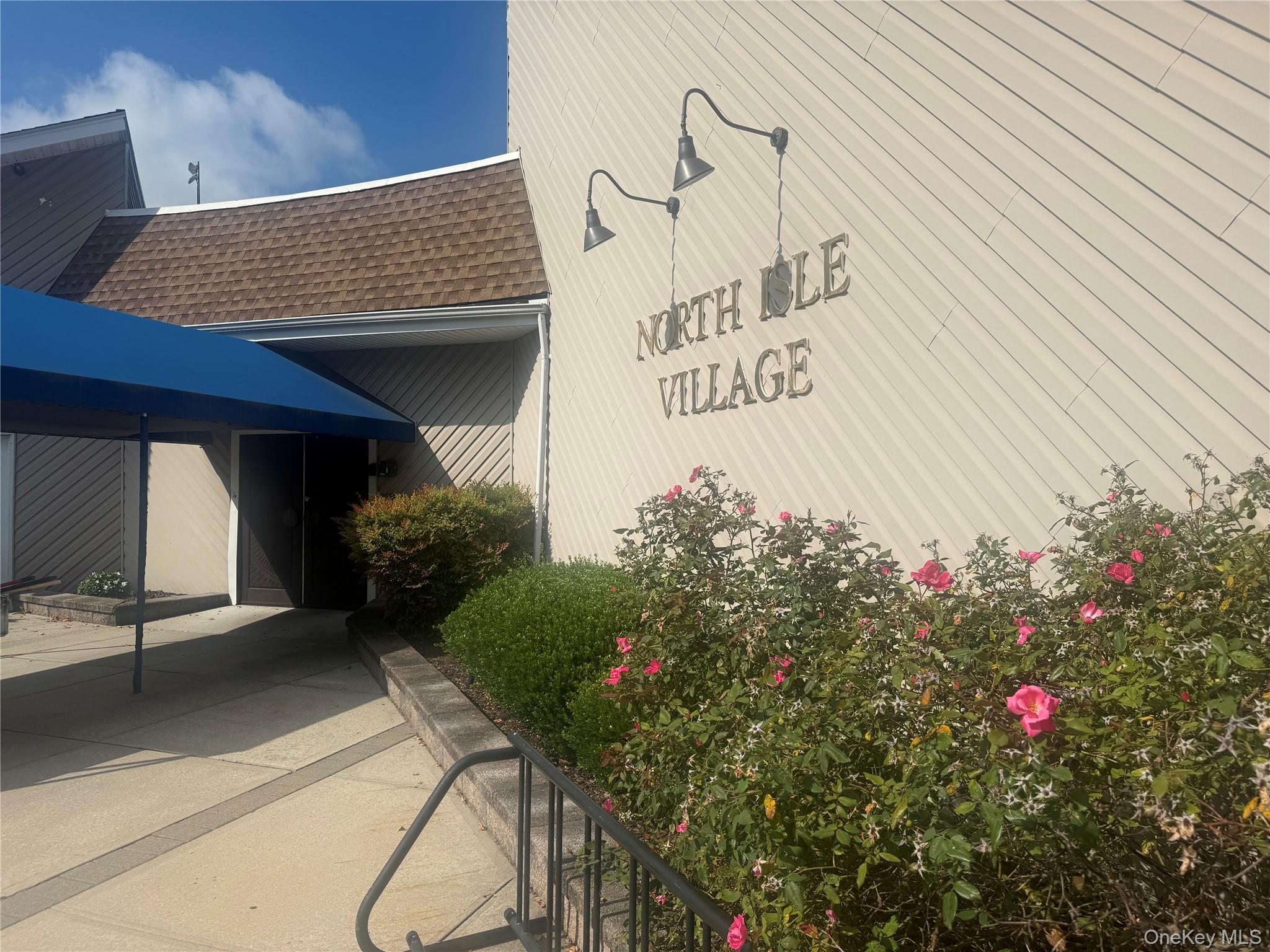 5 Laramie court # 5, Coram, NY 11727