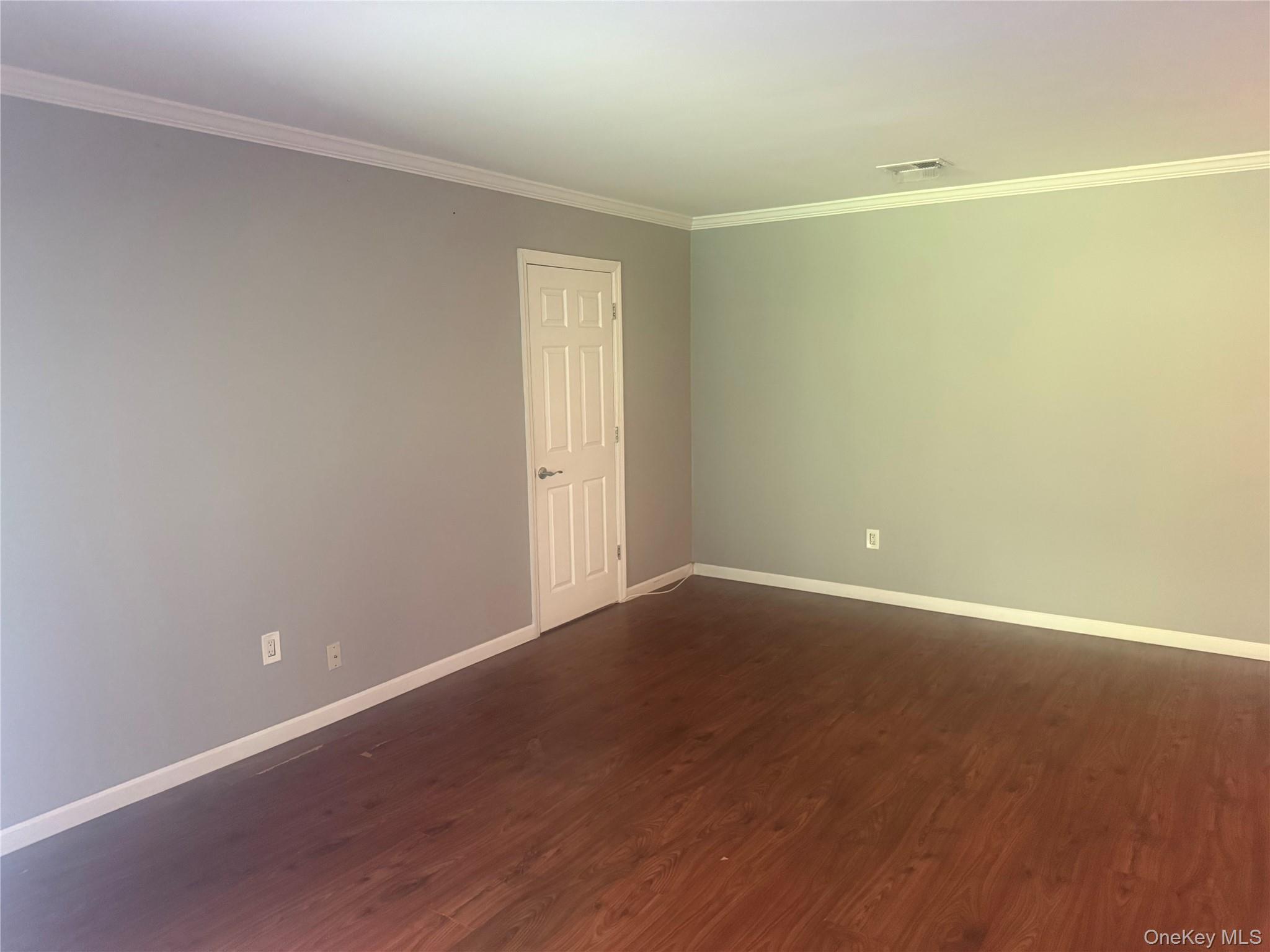 5 Laramie court # 5, Coram, NY 11727