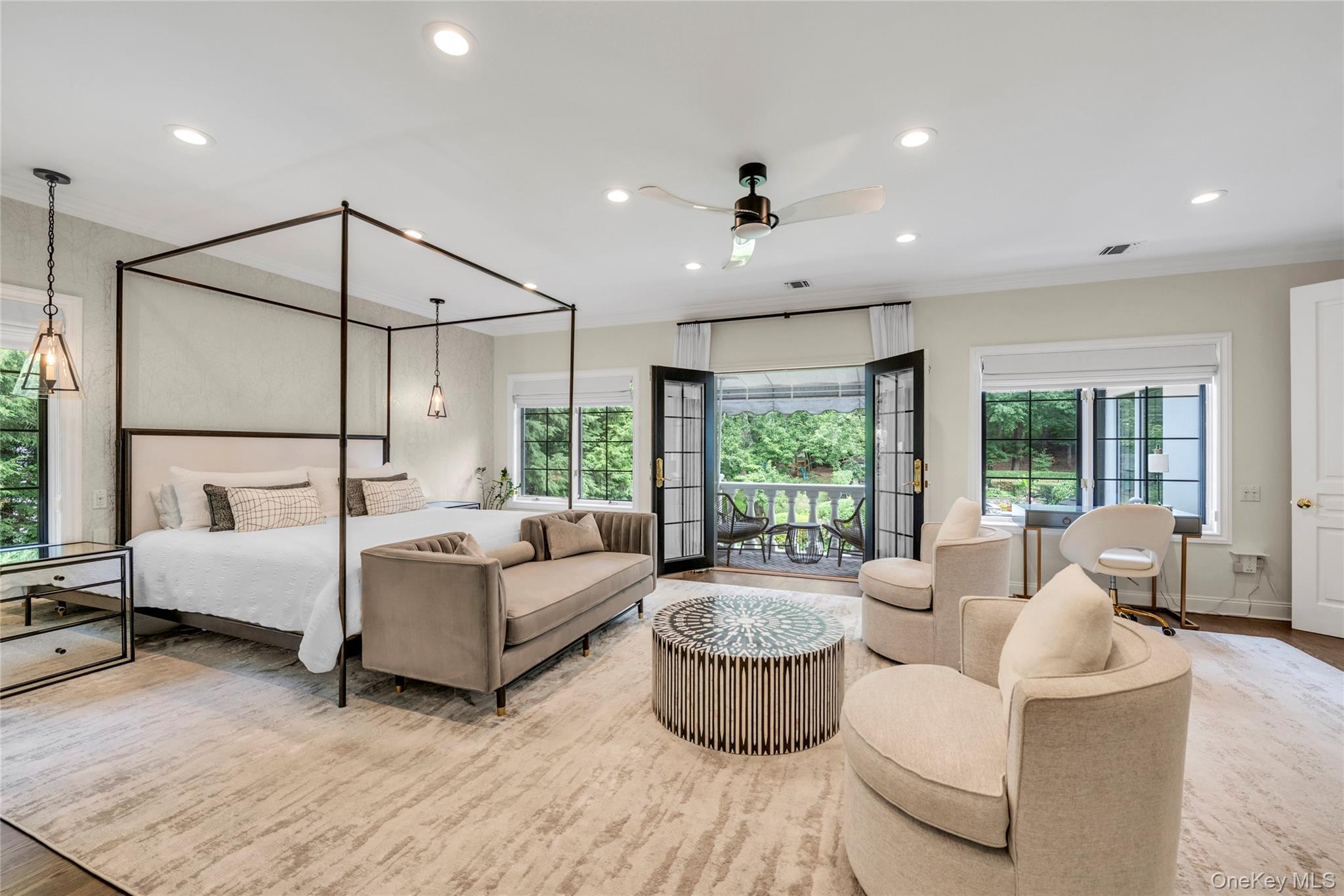 9 Hilldale Lane, Sands Point, NY 11050