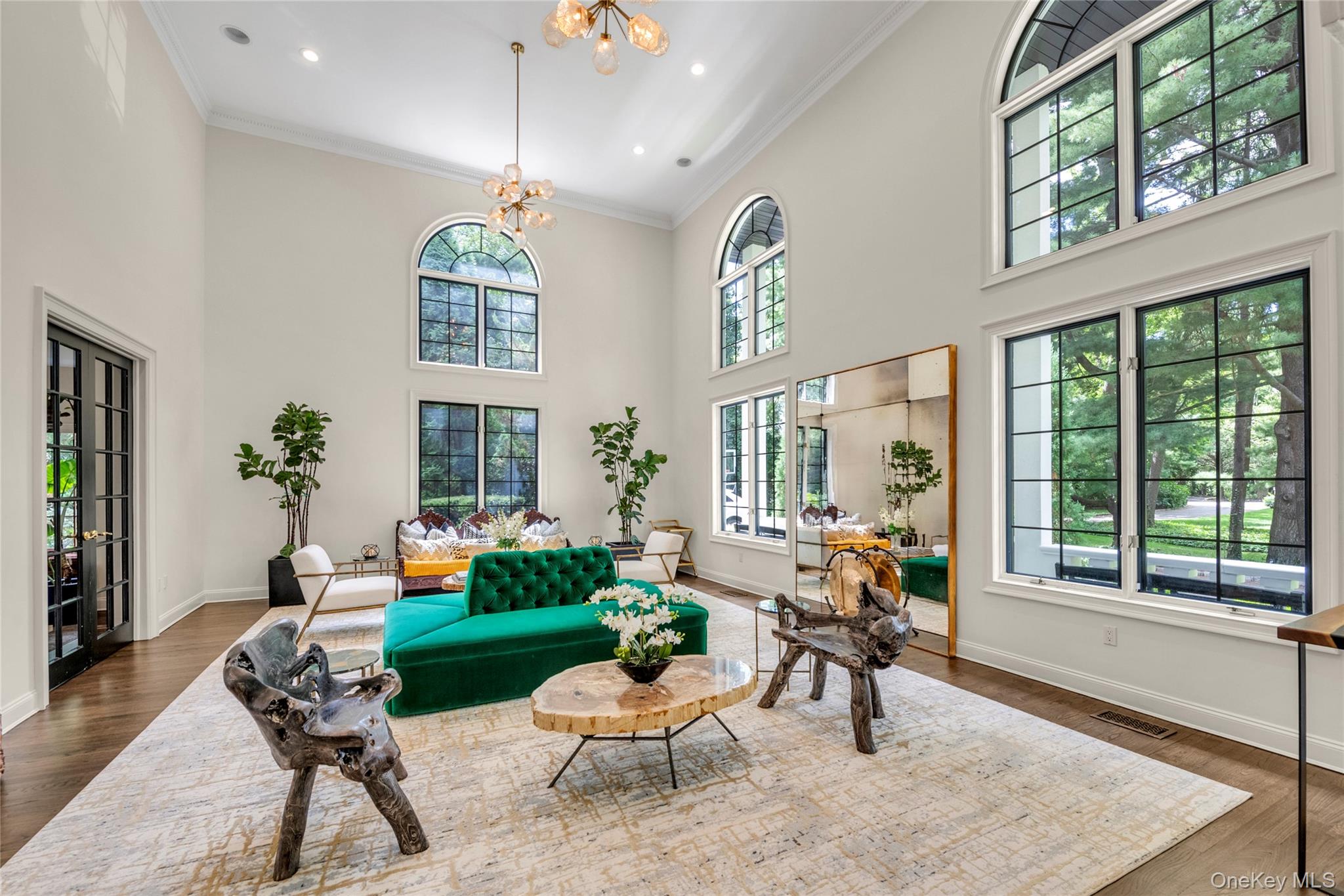 9 Hilldale Lane, Sands Point, NY 11050