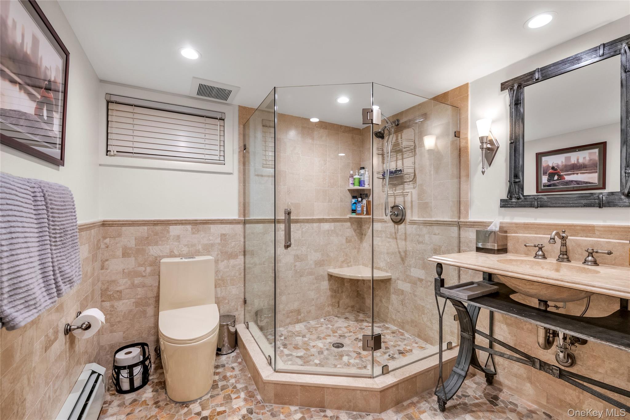 9 Hilldale Lane, Sands Point, NY 11050