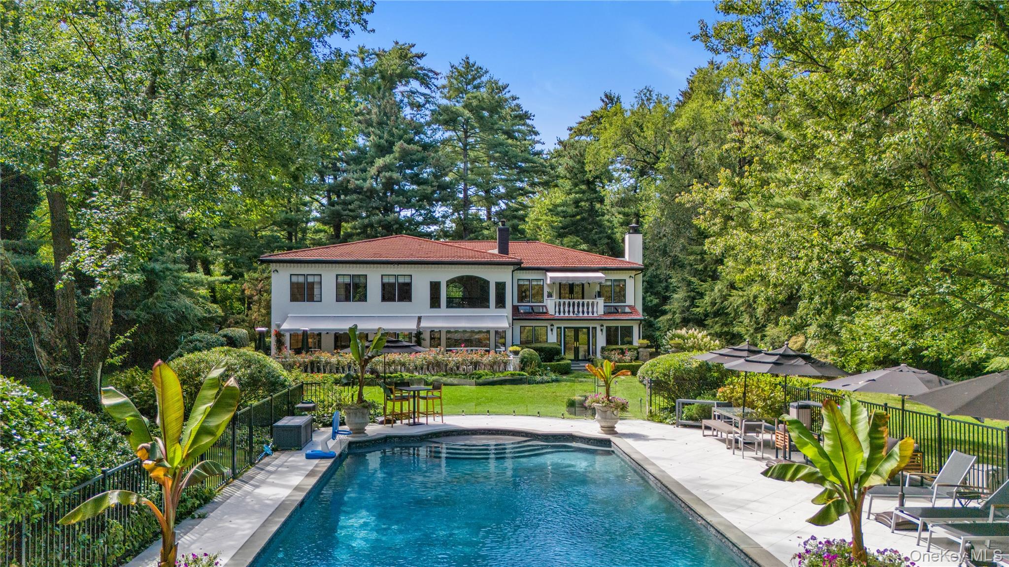 9 Hilldale Lane, Sands Point, NY 11050