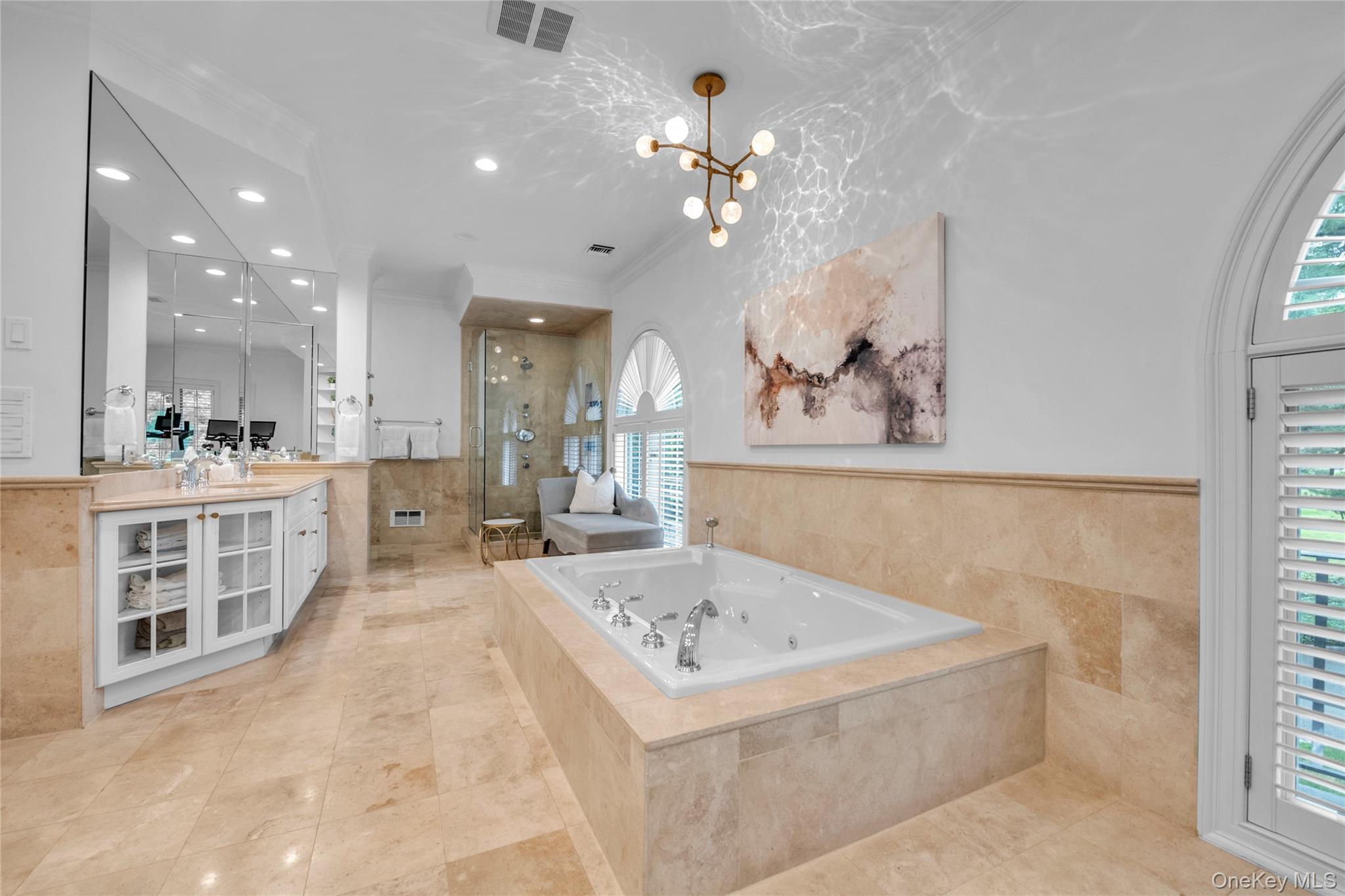 9 Hilldale Lane, Sands Point, NY 11050