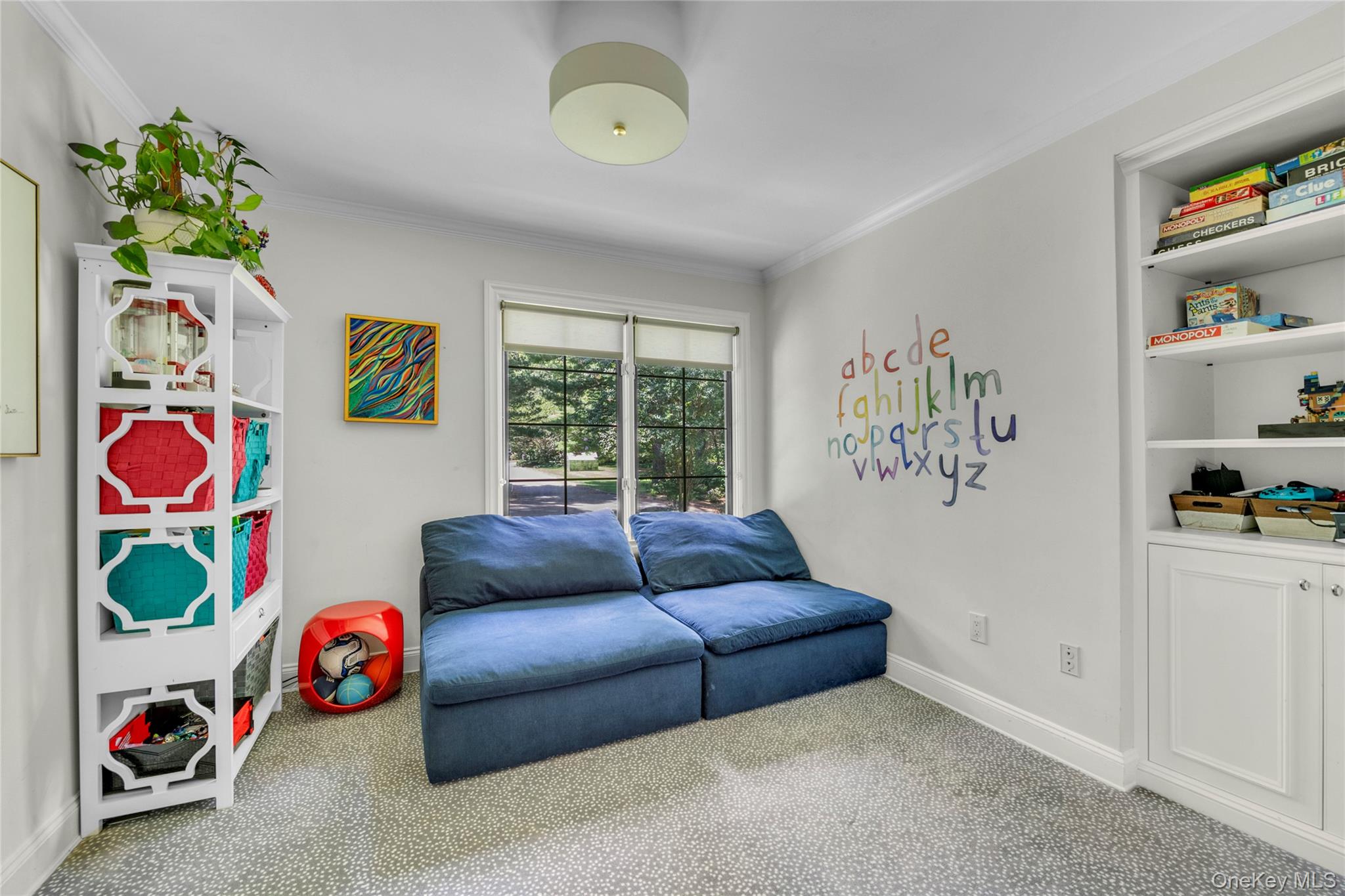 9 Hilldale Lane, Sands Point, NY 11050