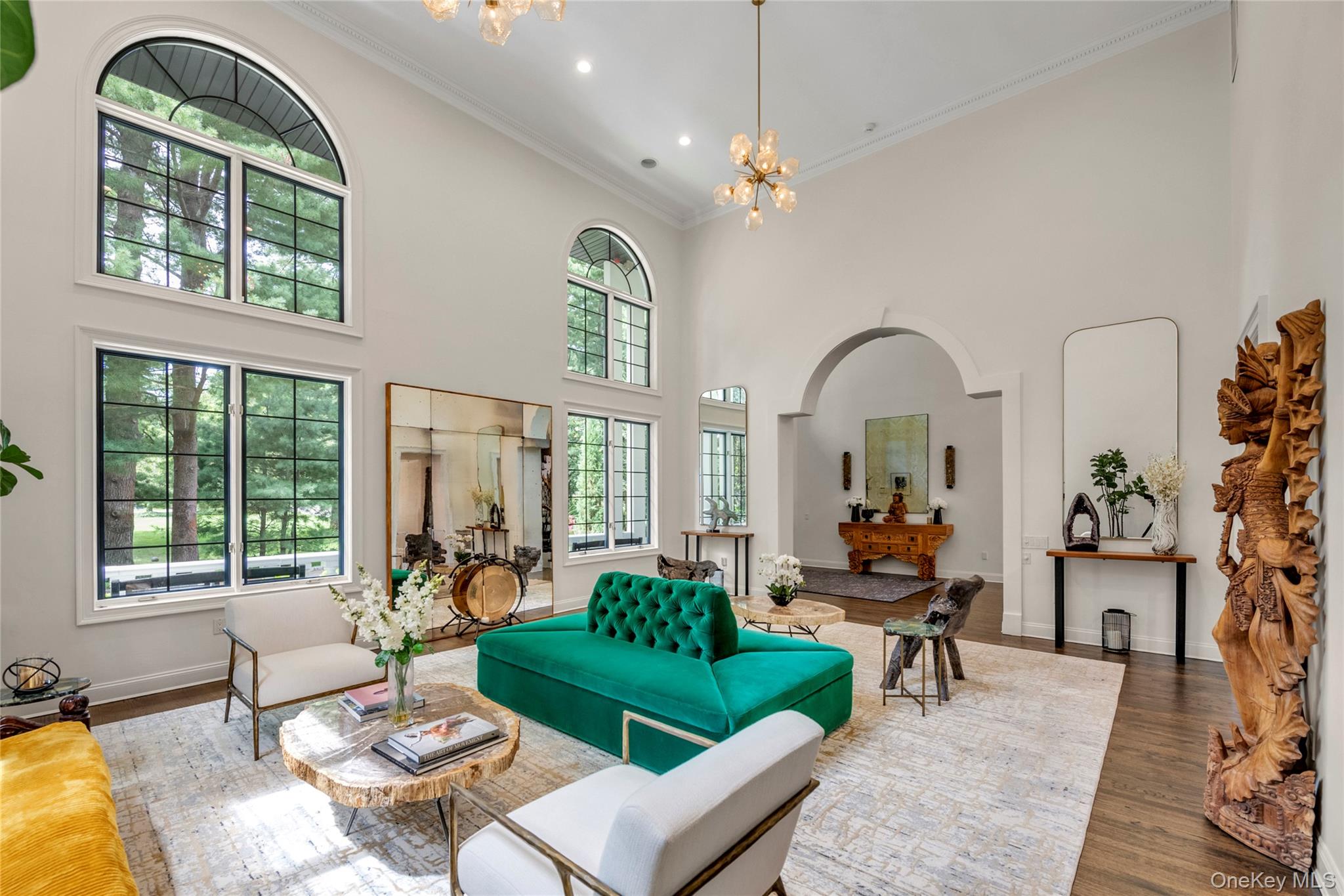 9 Hilldale Lane, Sands Point, NY 11050