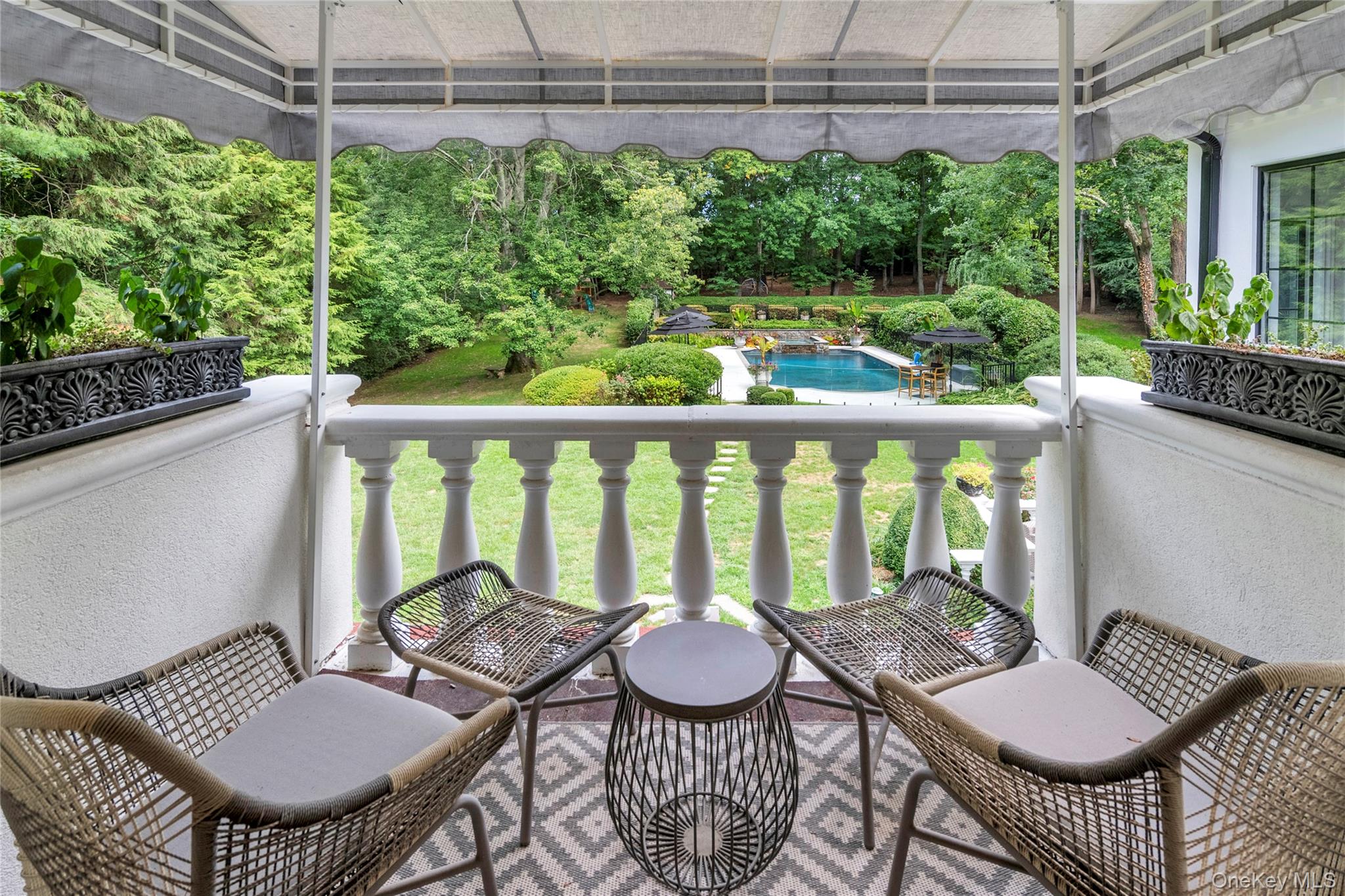 9 Hilldale Lane, Sands Point, NY 11050