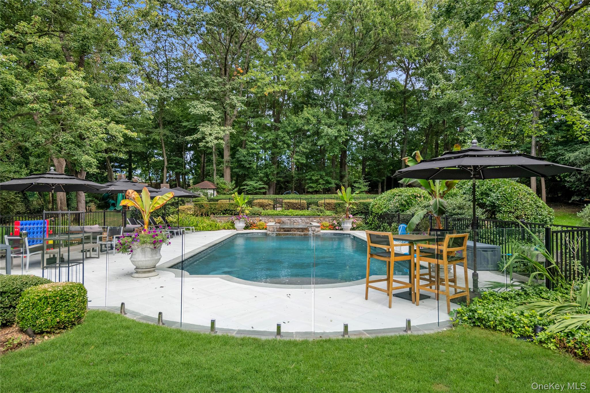 9 Hilldale Lane, Sands Point, NY 11050