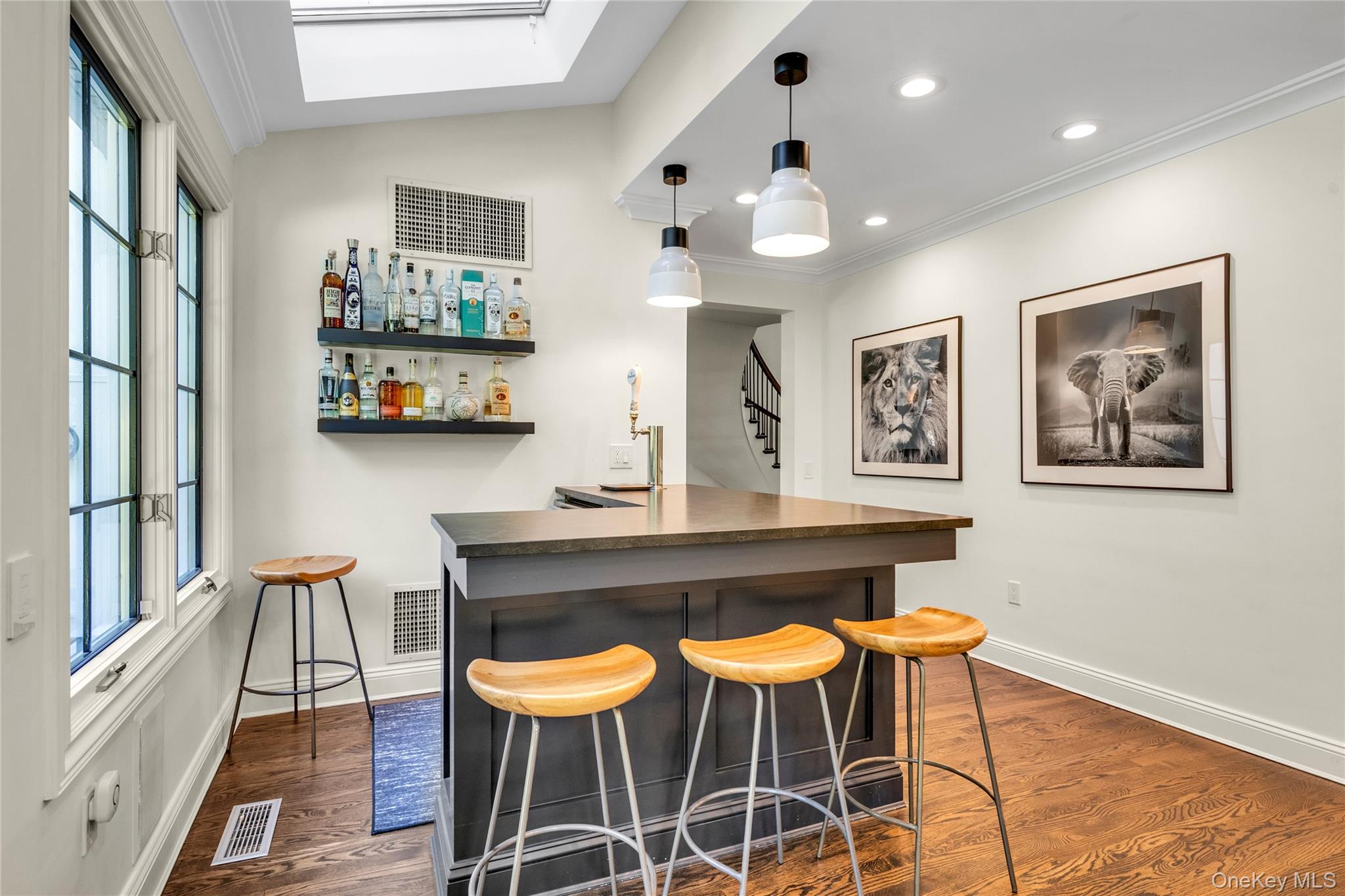 9 Hilldale Lane, Sands Point, NY 11050