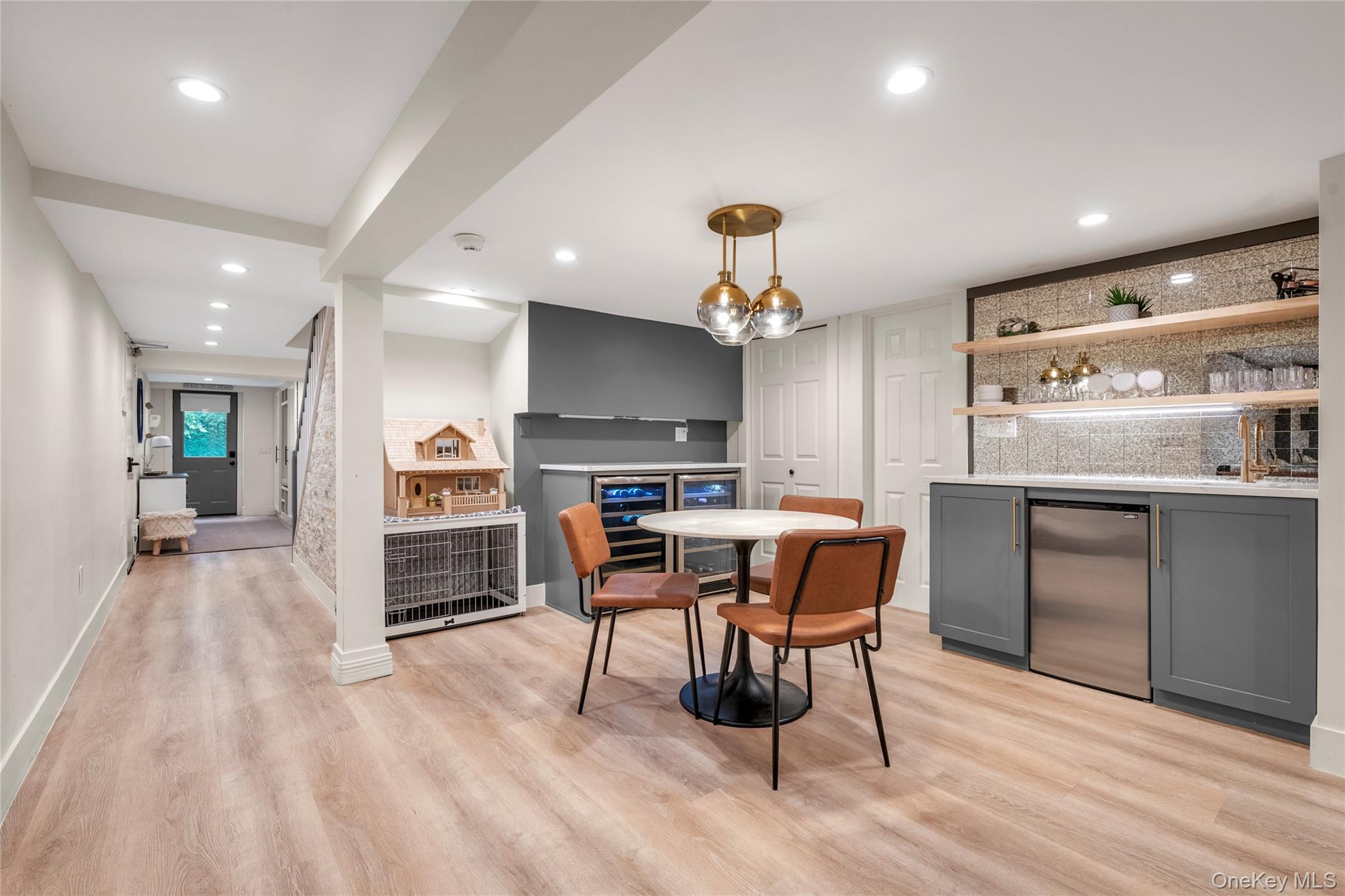 9 Hilldale Lane, Sands Point, NY 11050