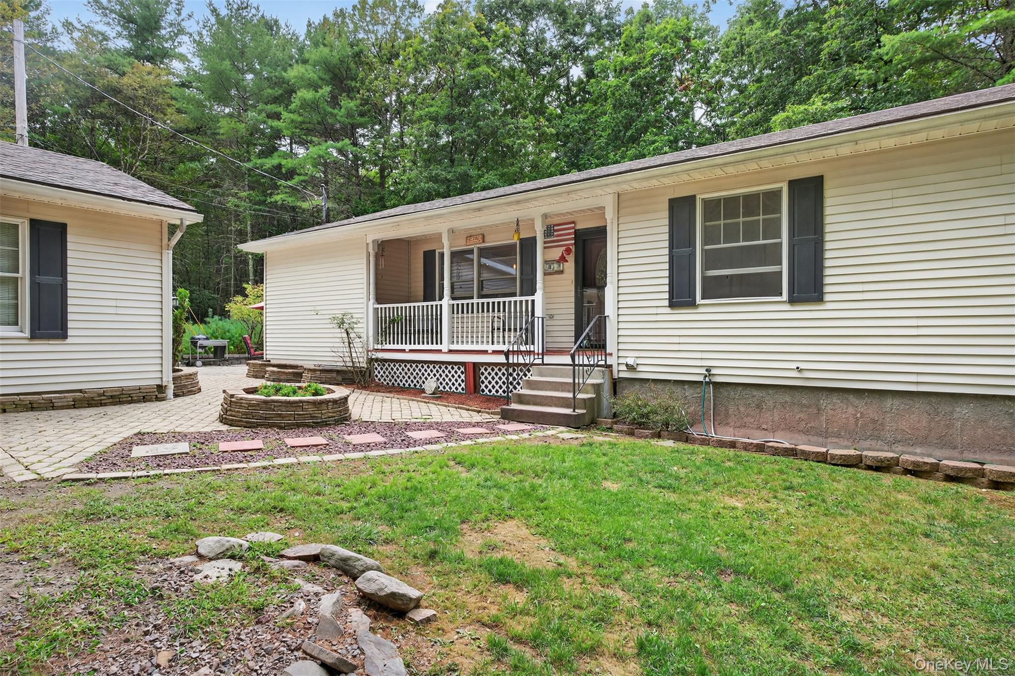 12 Summit Drive, Yulan, NY 12719