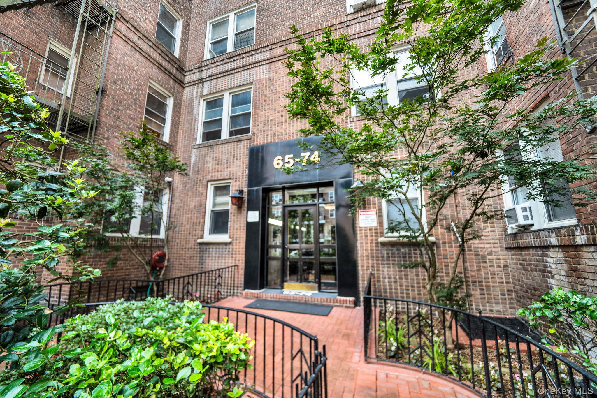 65-74 Saunders Street # 1D, Rego Park, NY 11374