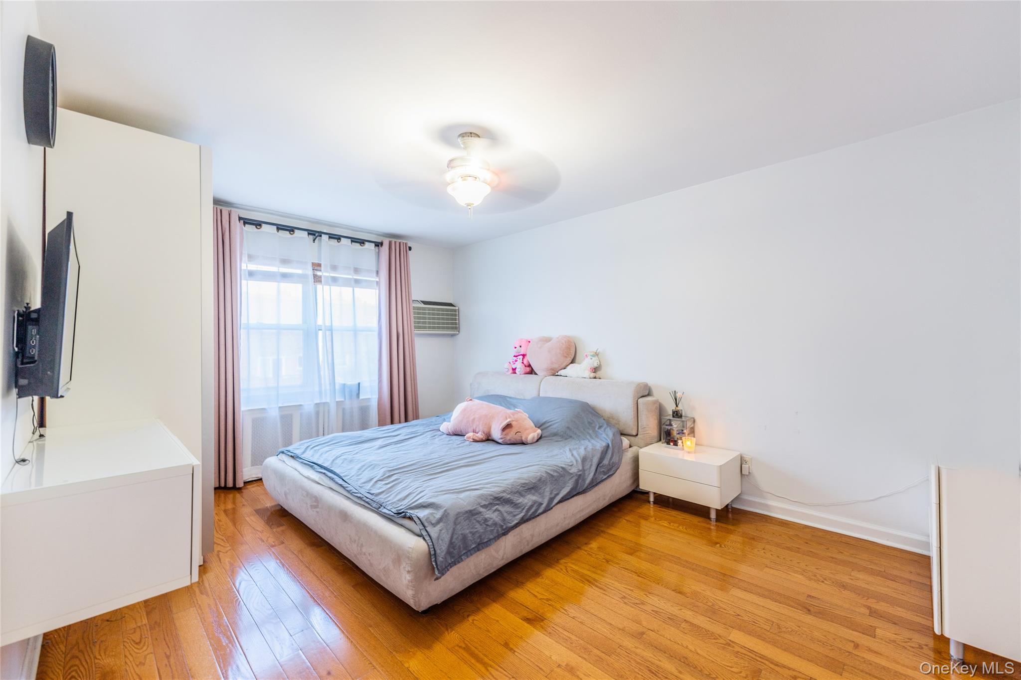 60-35 77th Street, Middle Village, NY 11379