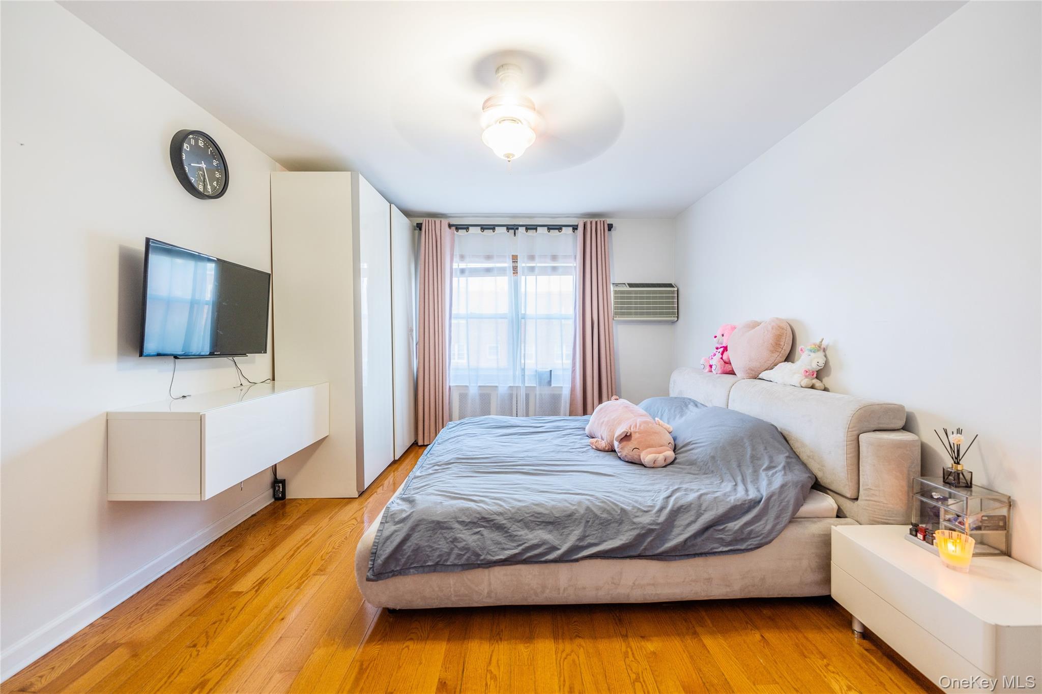 60-35 77th Street, Middle Village, NY 11379