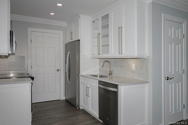 111 Cassa Loop # 111, Holtsville, NY 11742