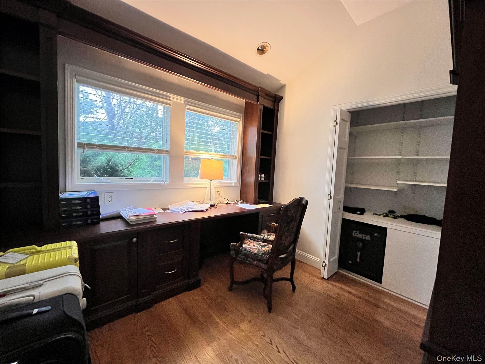 26 Polo Field Lane, Lake Success, NY 11020