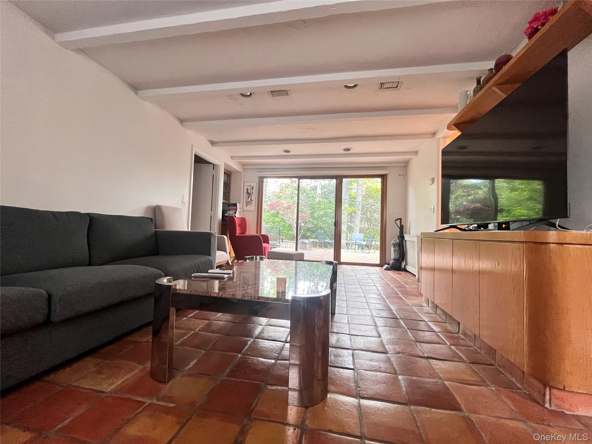 26 Polo Field Lane, Lake Success, NY 11020