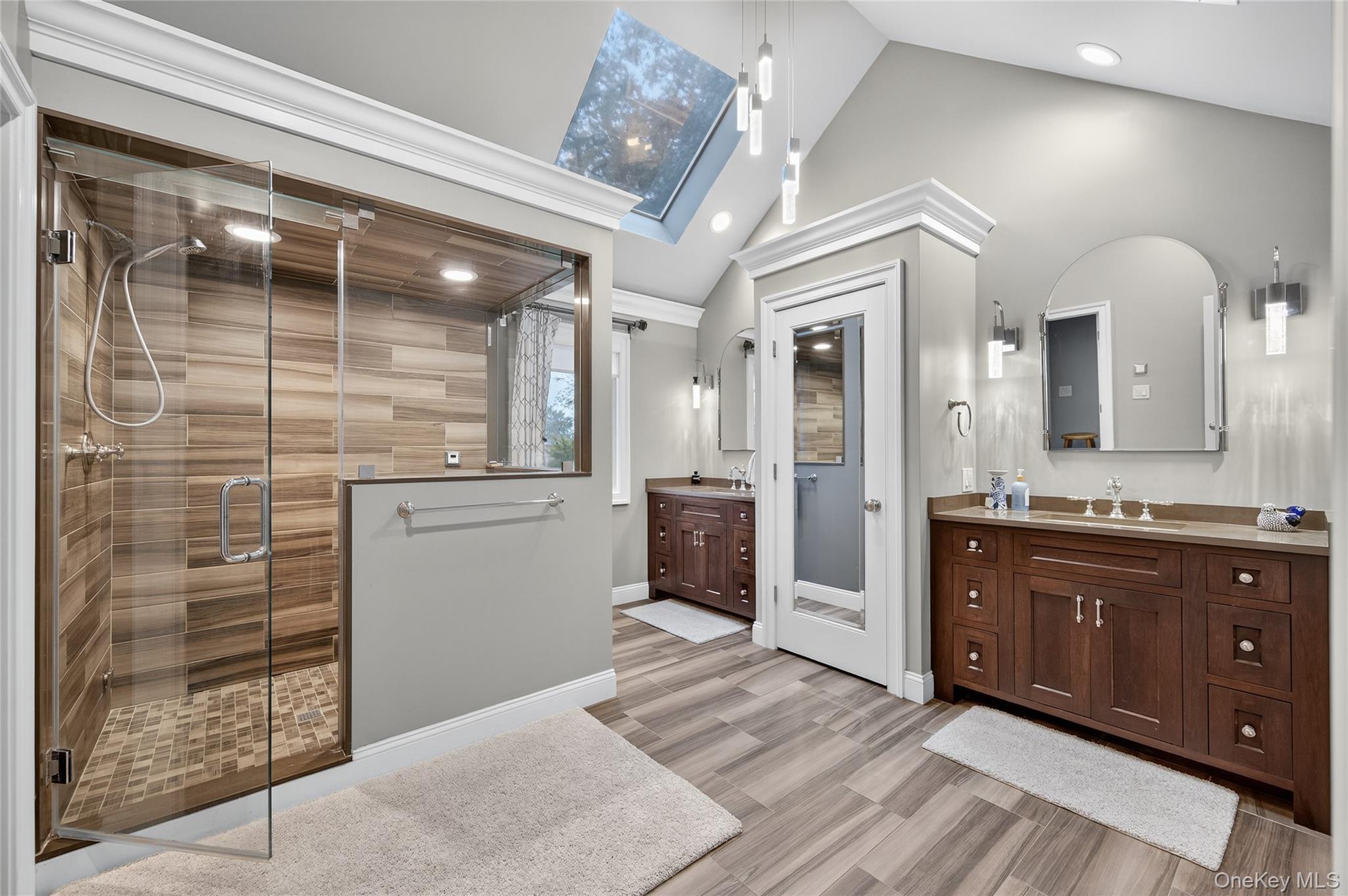 65 Oriole Way, Westbury, NY 11590