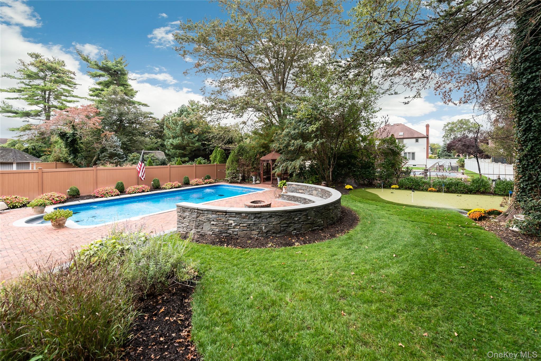 65 Oriole Way, Westbury, NY 11590