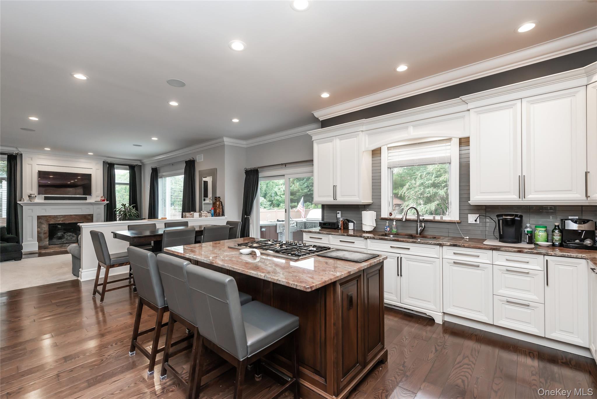 65 Oriole Way, Westbury, NY 11590