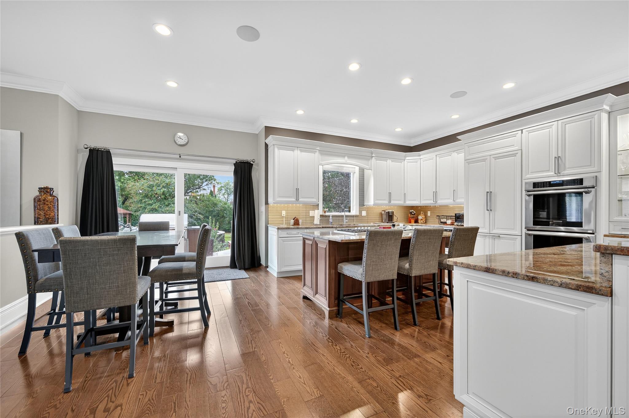 65 Oriole Way, Westbury, NY 11590