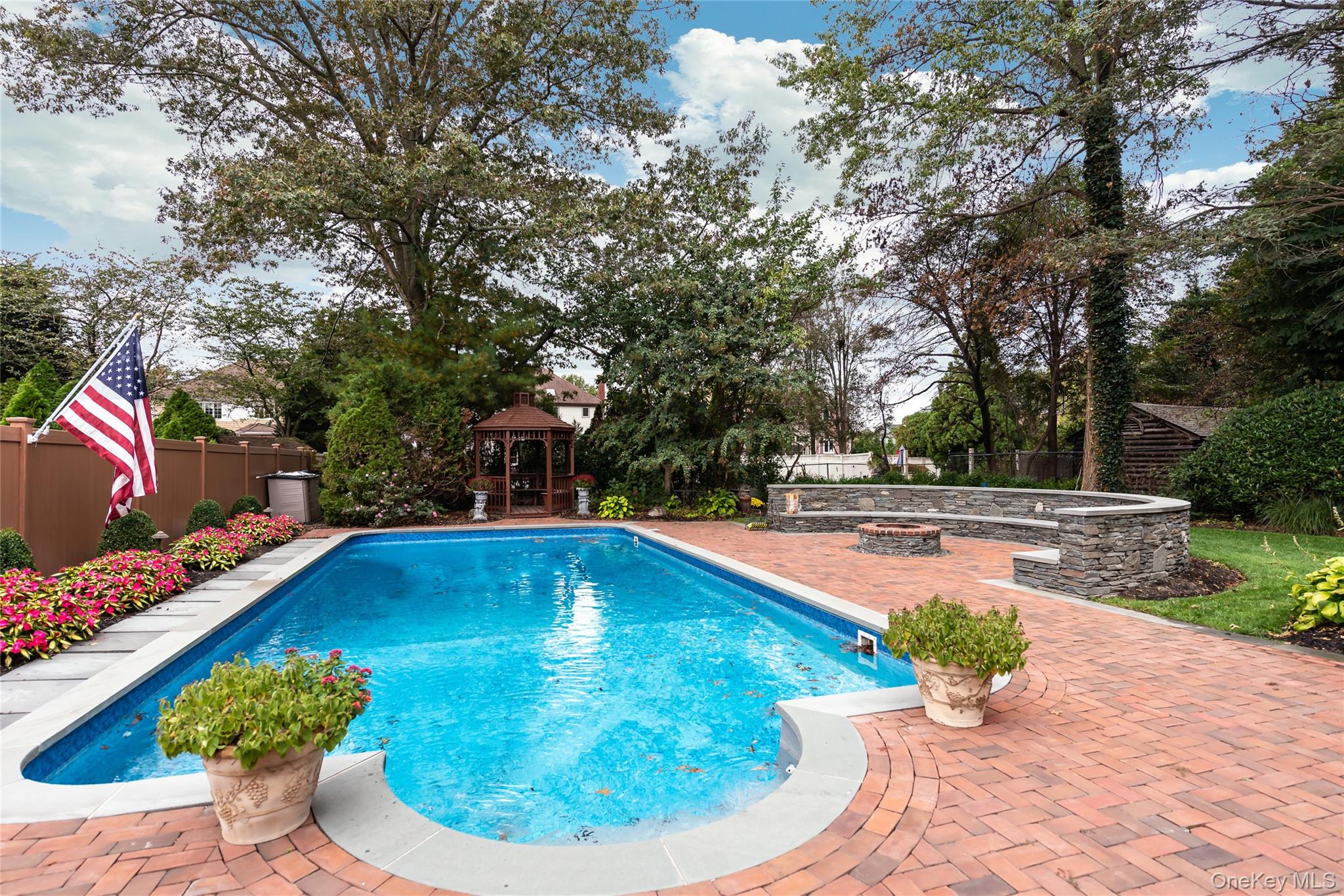 65 Oriole Way, Westbury, NY 11590