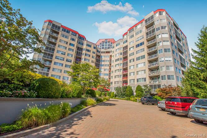 10 Stewart Place # 6FE, White Plains, NY 10603