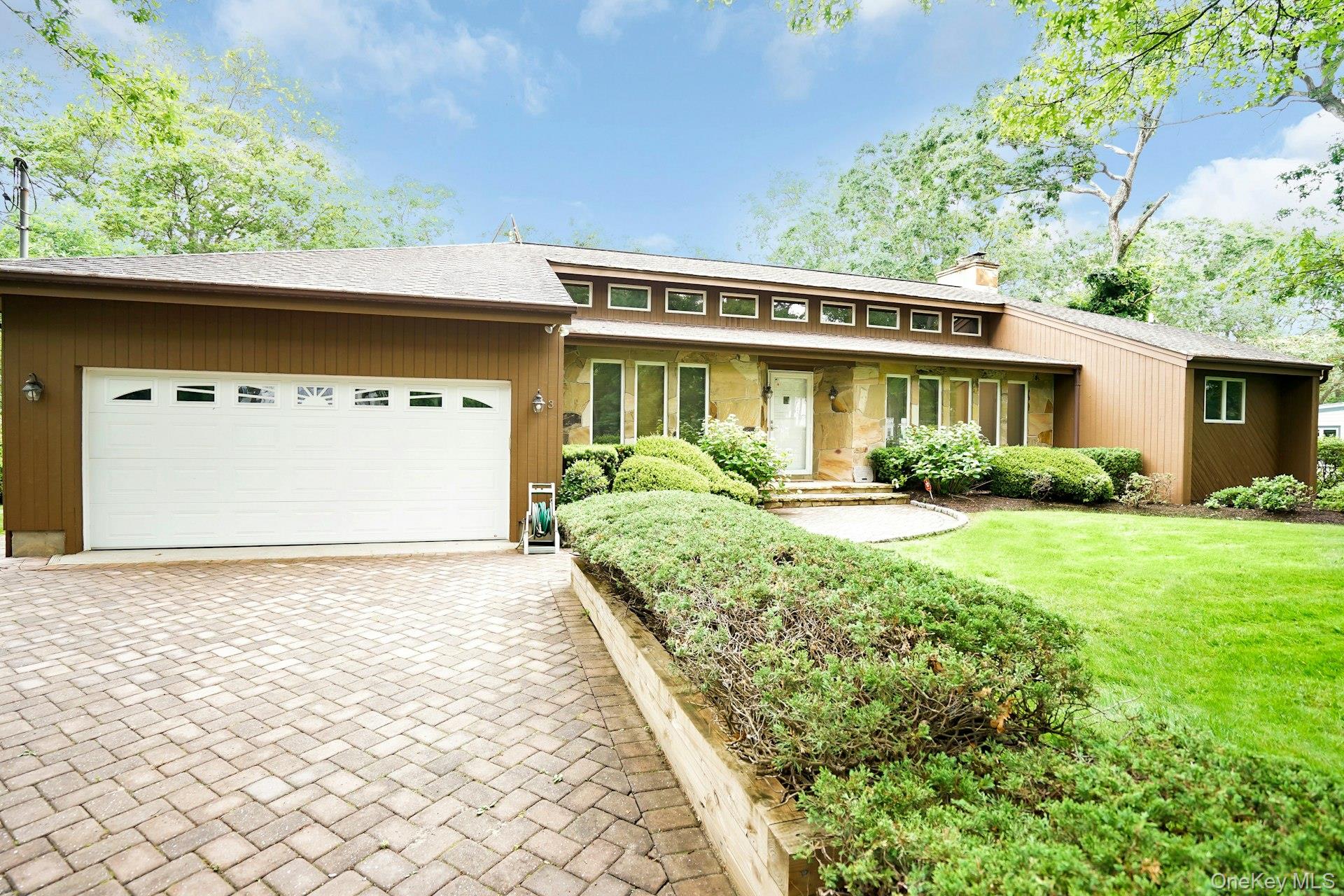 3 Harbor Road, Hampton Bays, NY 11946