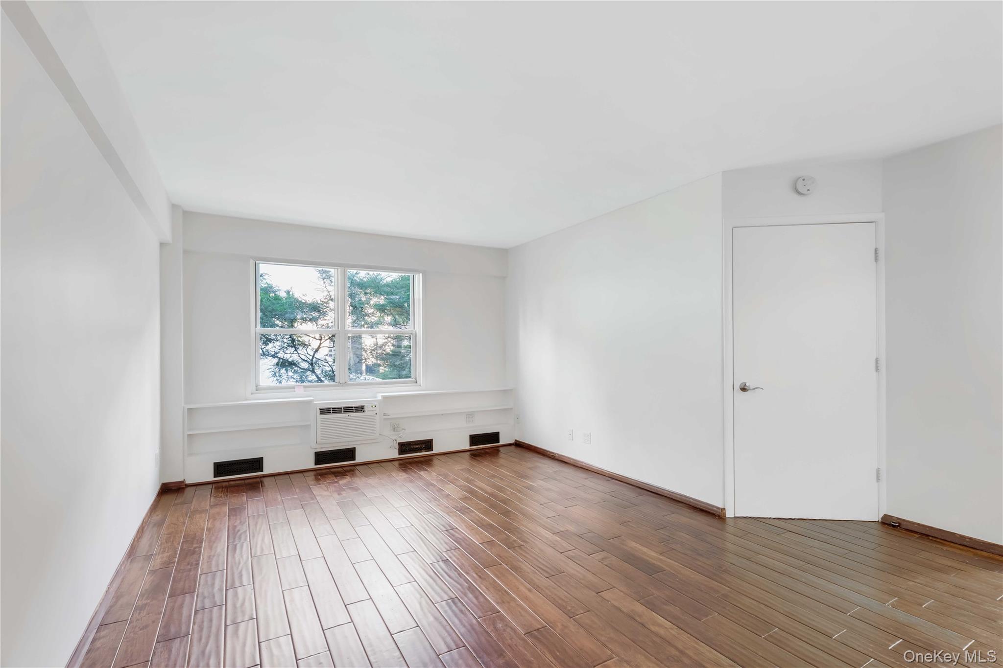 40 Sutton Place # 3G, New York (Manhattan), NY 10022