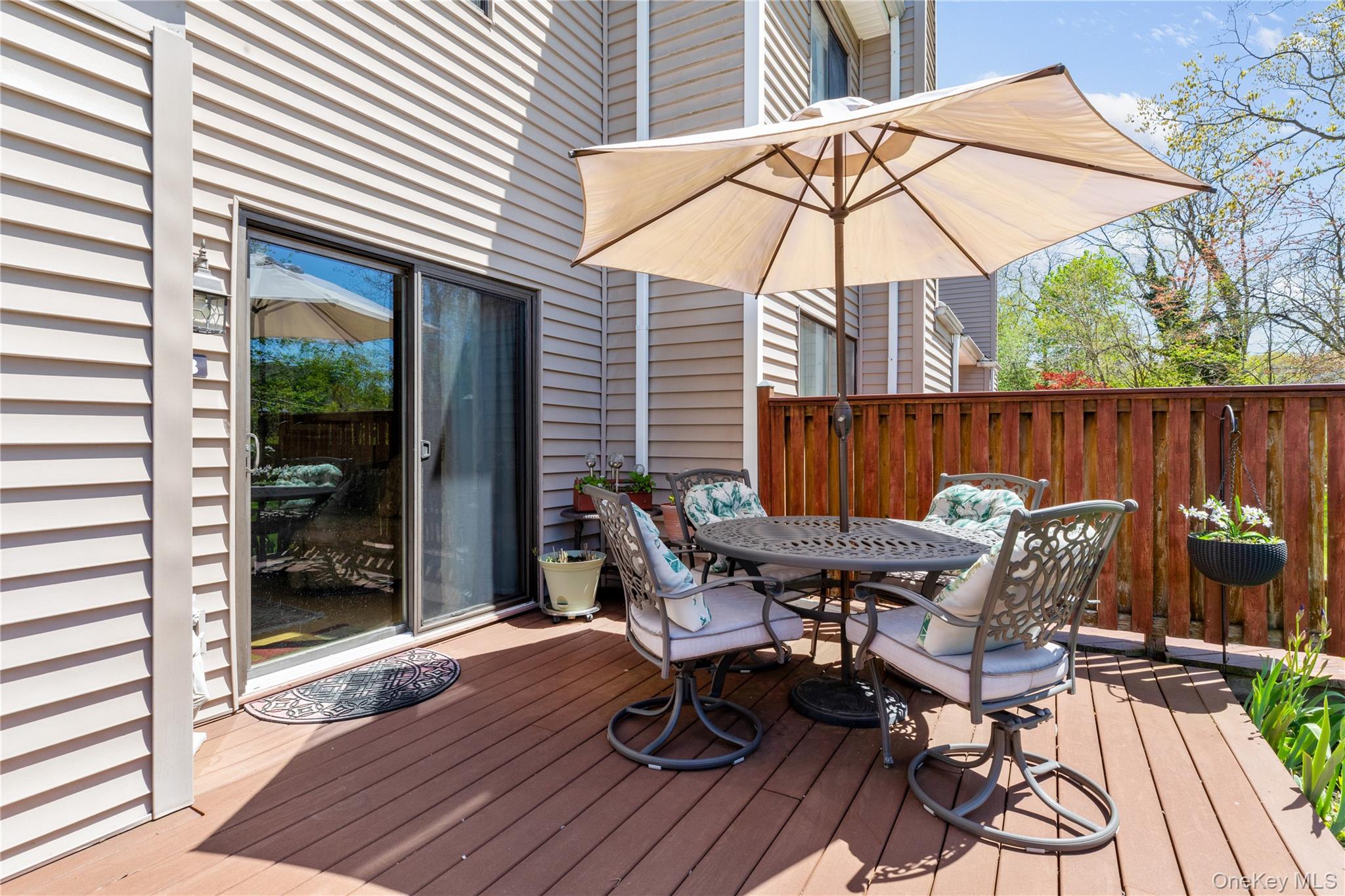 108 Hidden Ponds Circle, Smithtown, NY 11787