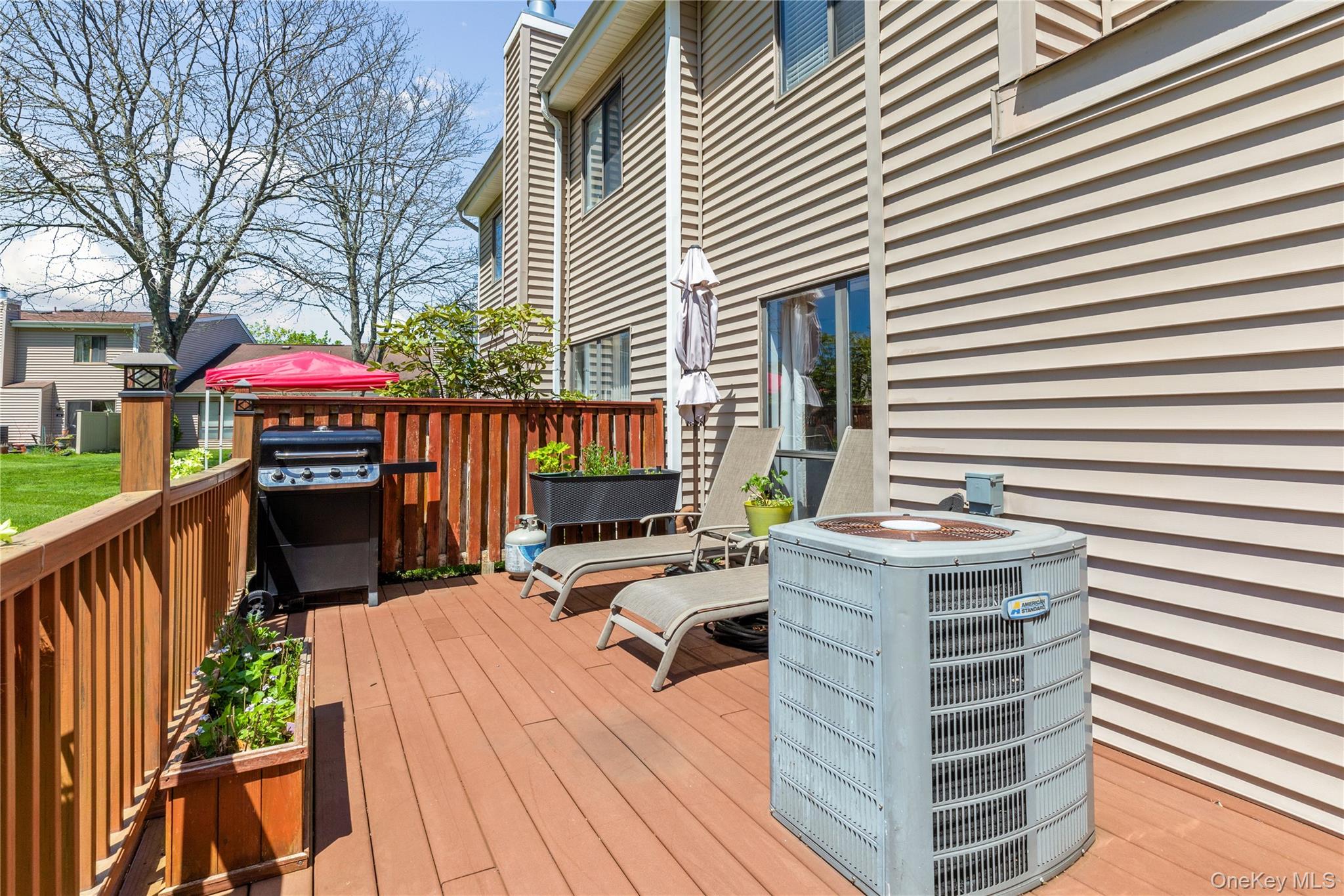 108 Hidden Ponds Circle, Smithtown, NY 11787