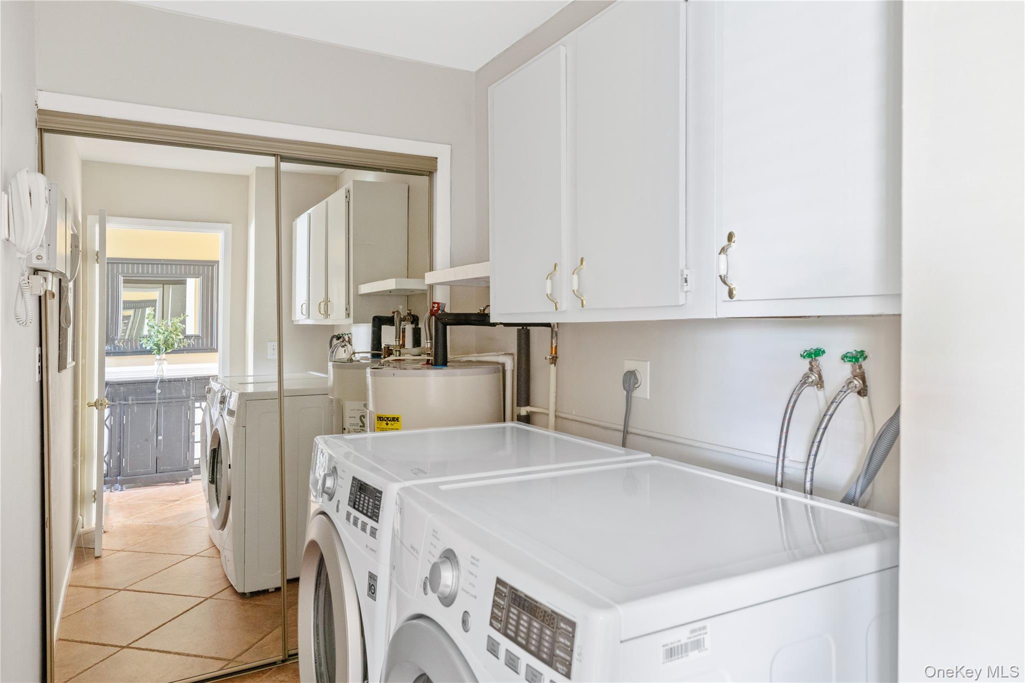 108 Hidden Ponds Circle, Smithtown, NY 11787